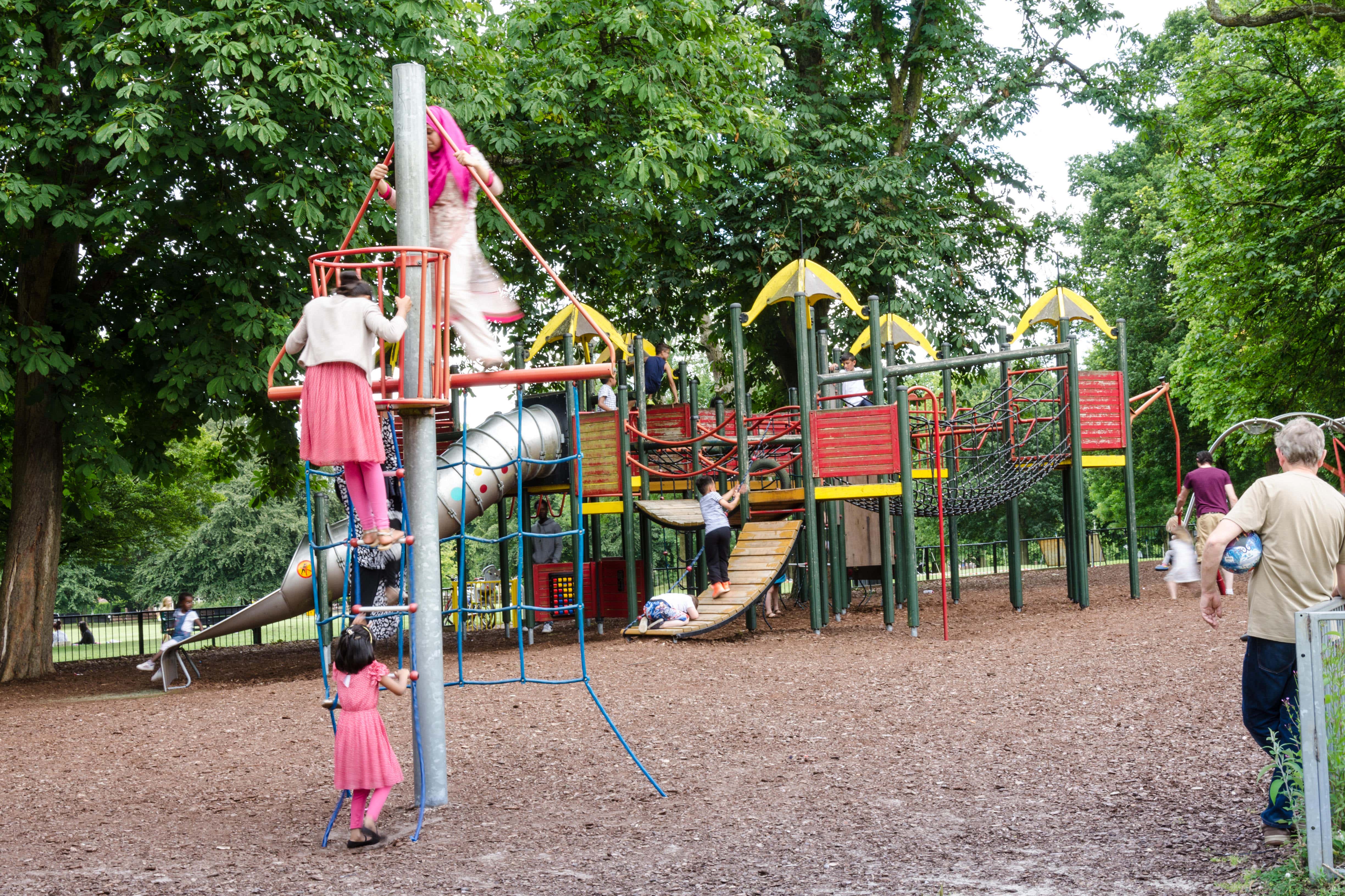 So-called cross-class friendships matter for future earnings, research suggests (Alamy/PA)