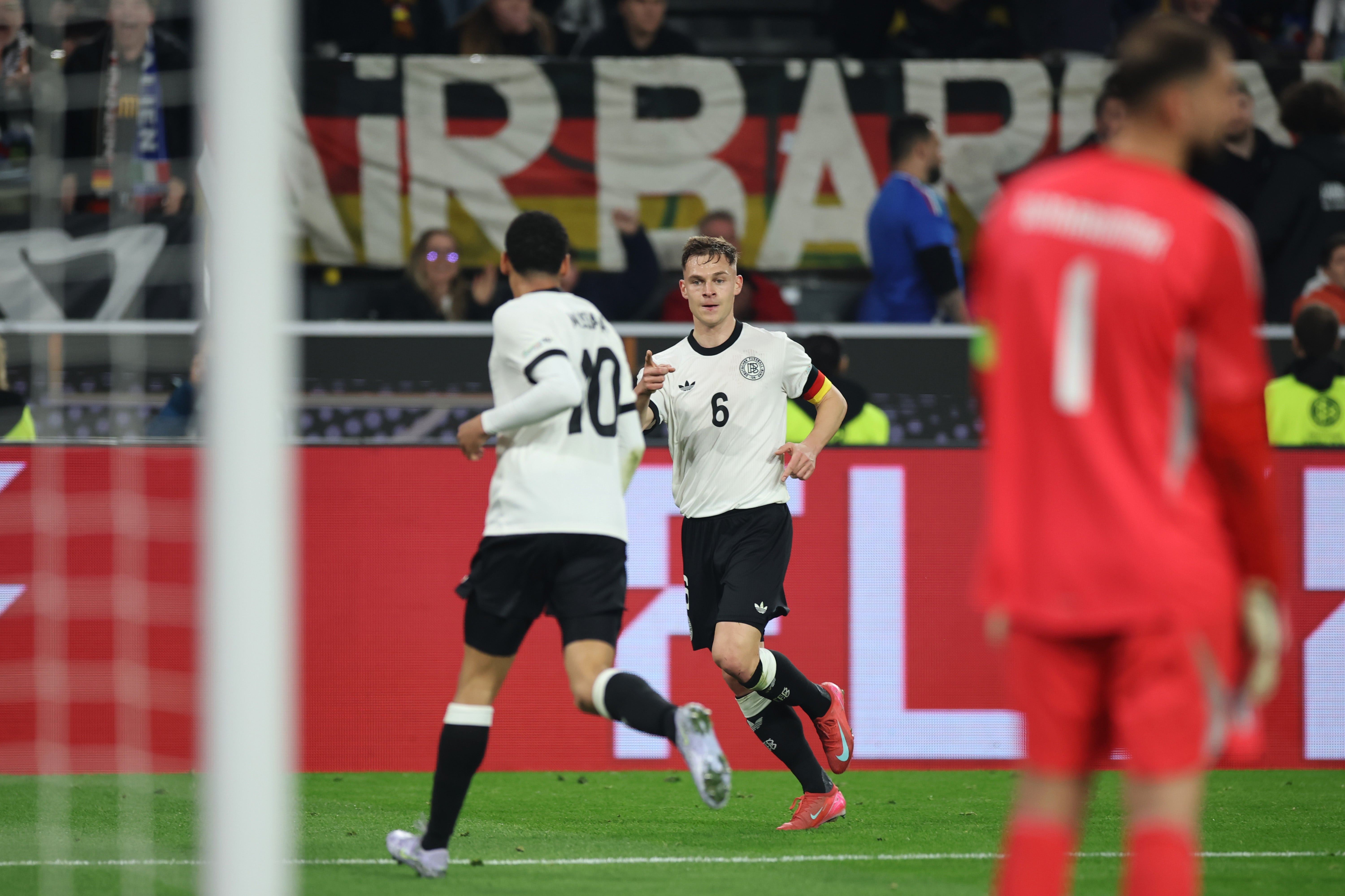 Jamal Musiala and Joshua Kimmich caught Gianluigi Donnarumma napping
