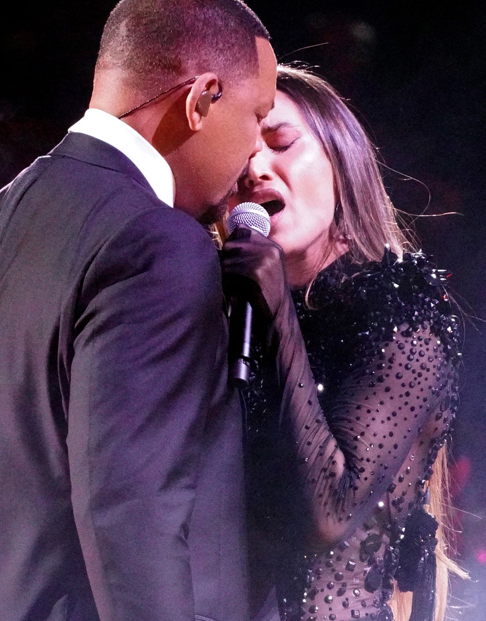 Smith drew gasps during his very intimate performance with India Martínez in February