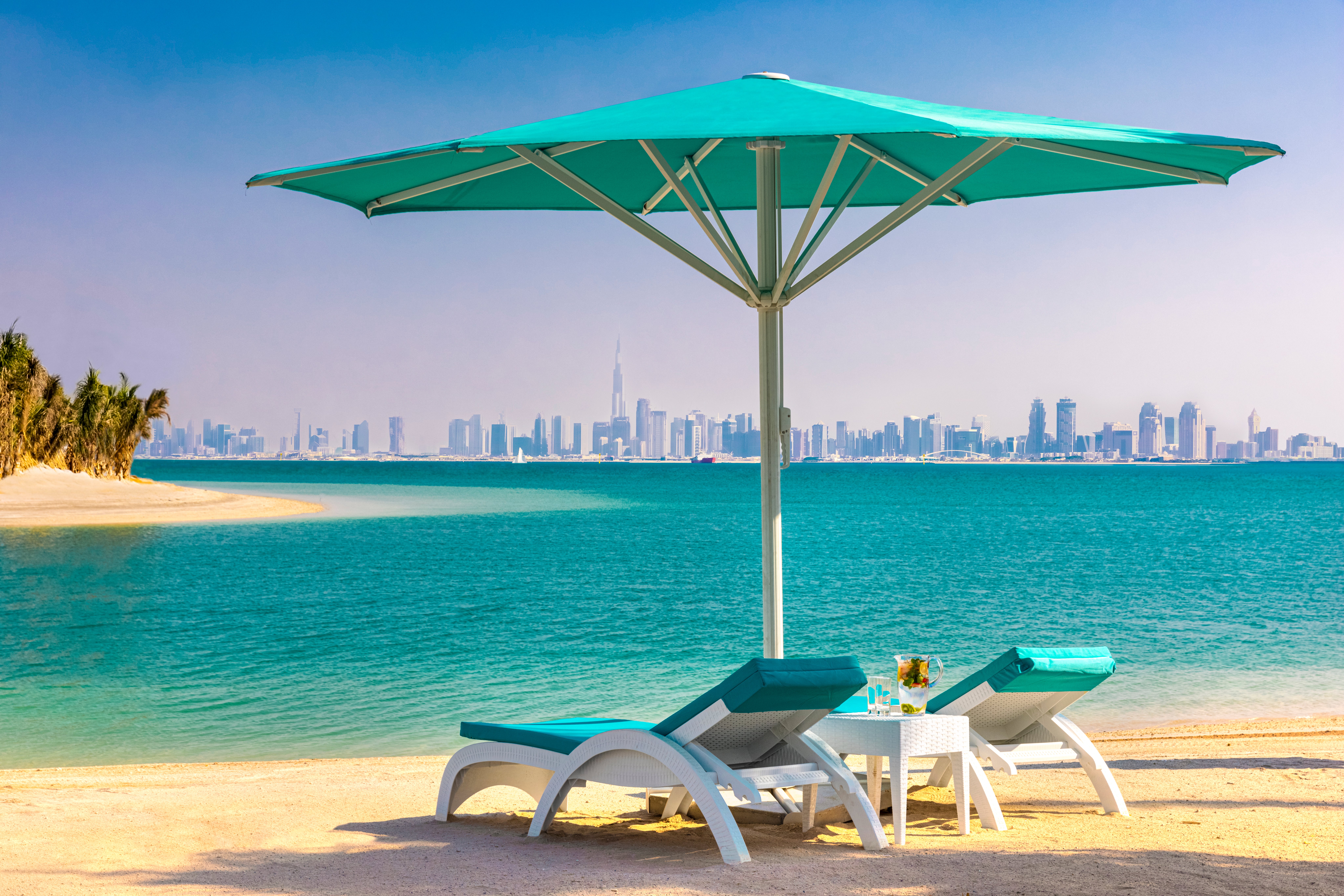 Ever wondered what it’s like to be on Dubai’s famous World Islands? Head to the beach on ‘Argentina’ at the Anantara resort