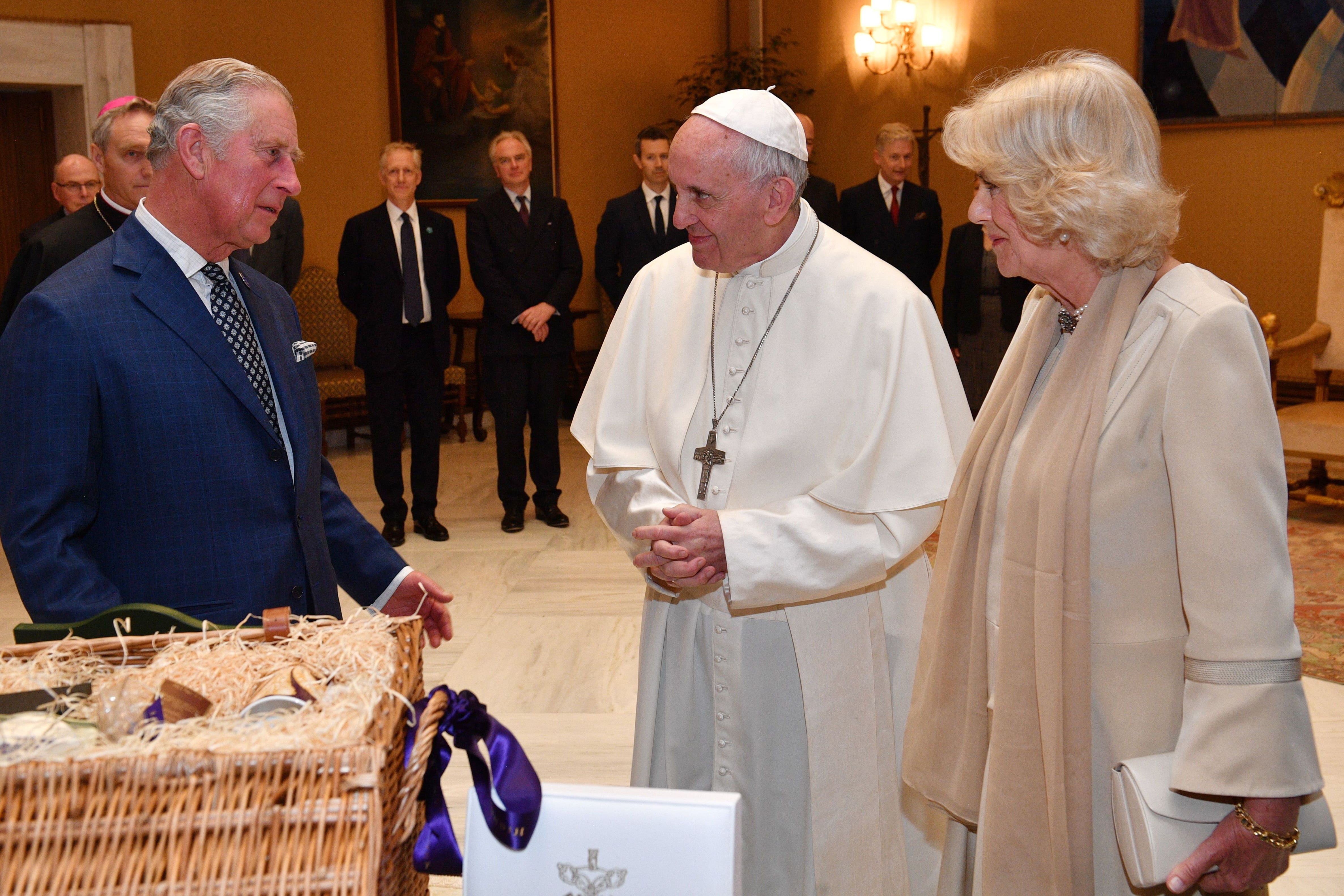 The King and Queen with Pope Francis (Tim Rooke/PA)