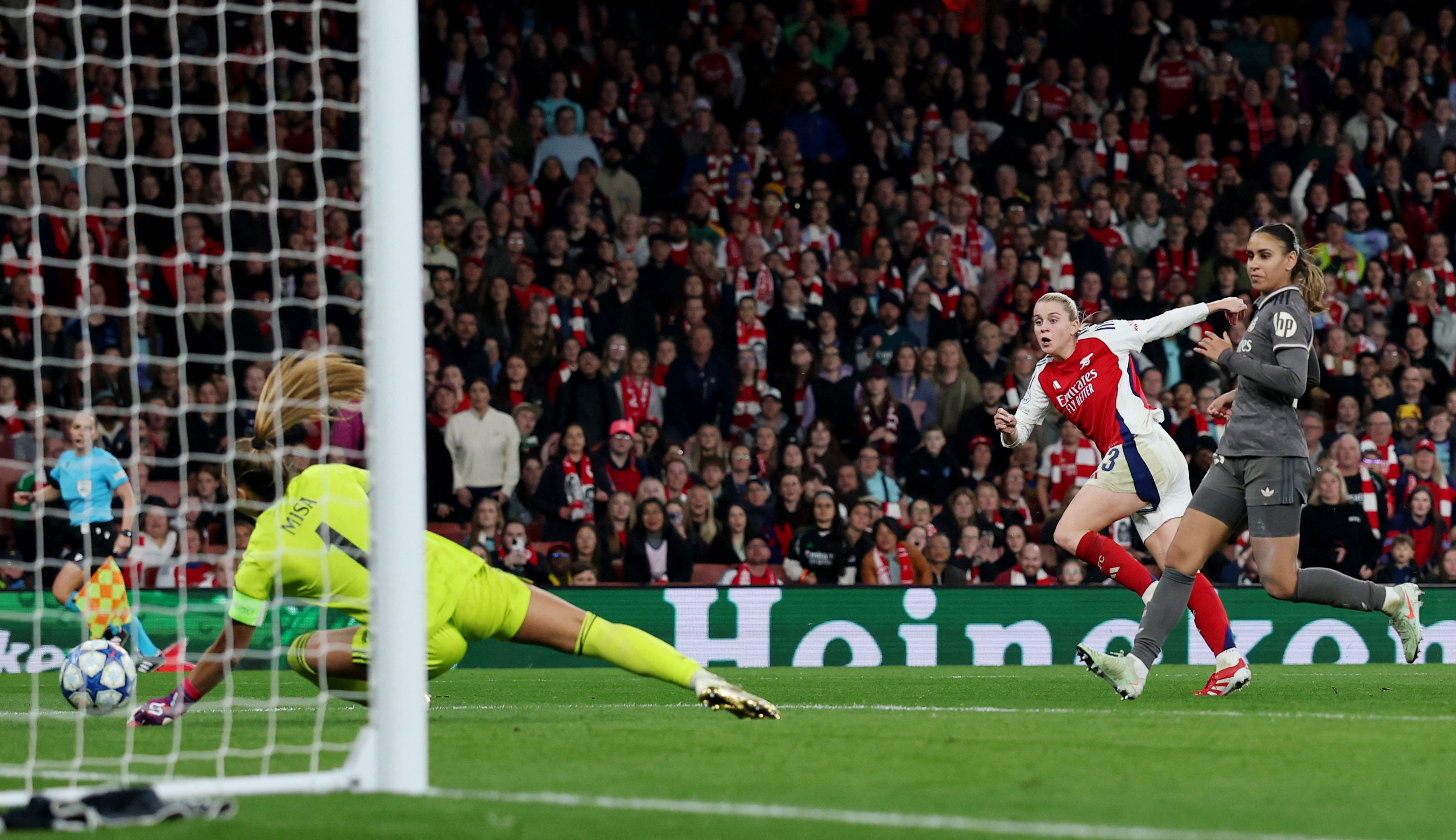 Alessia Russo scored twice to help Arsenal win their WCL quarter-final tie 3-2 on aggregate