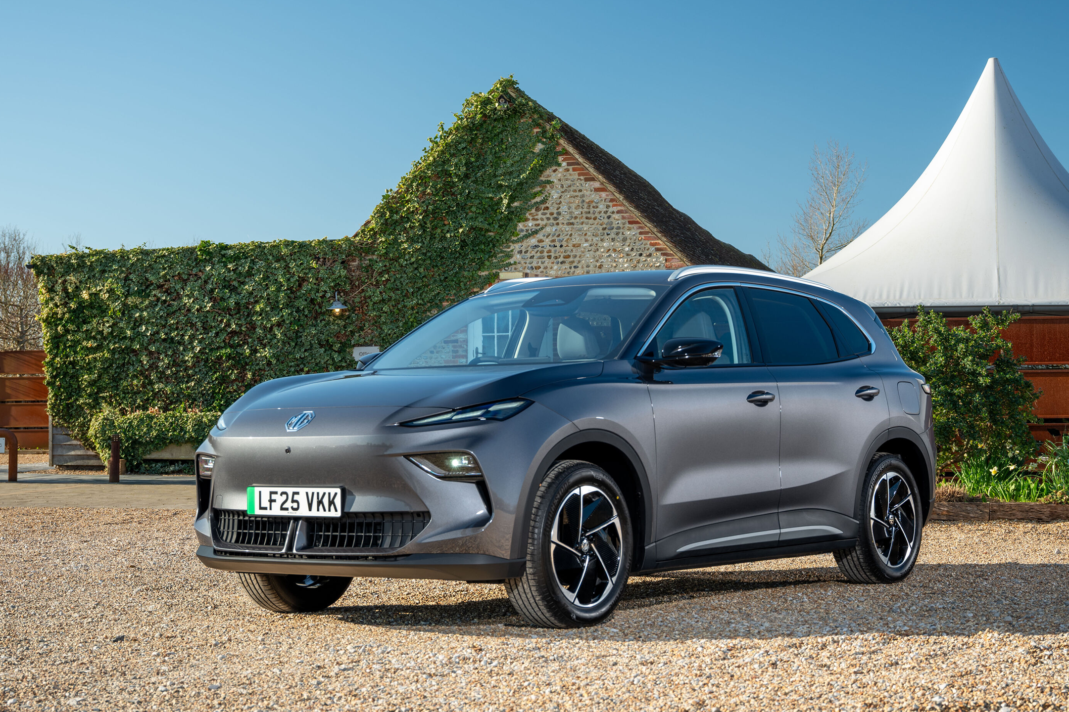 Maximum fast charging speeds are 139kW for the 64kWh battery