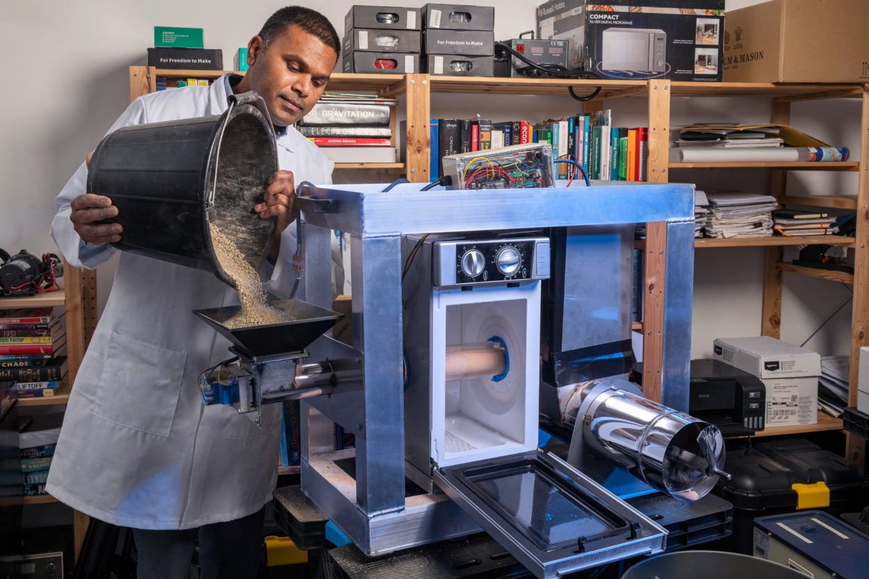 UK scientists have won a £150,000 prize for creating a device inspired by a microwave - which can create drinkable water on the moon