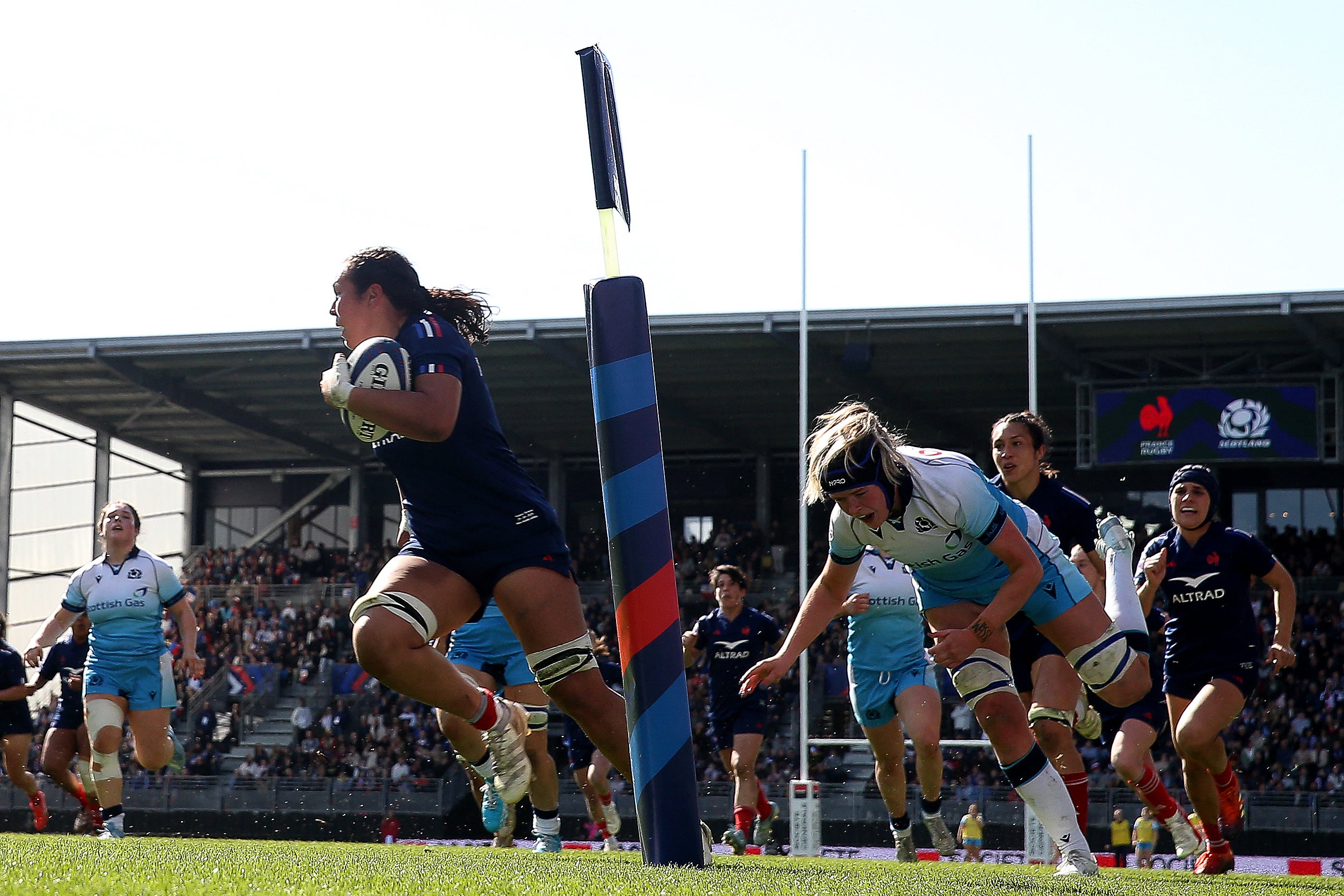<p>France ran in four tries to beat Scotland</p>