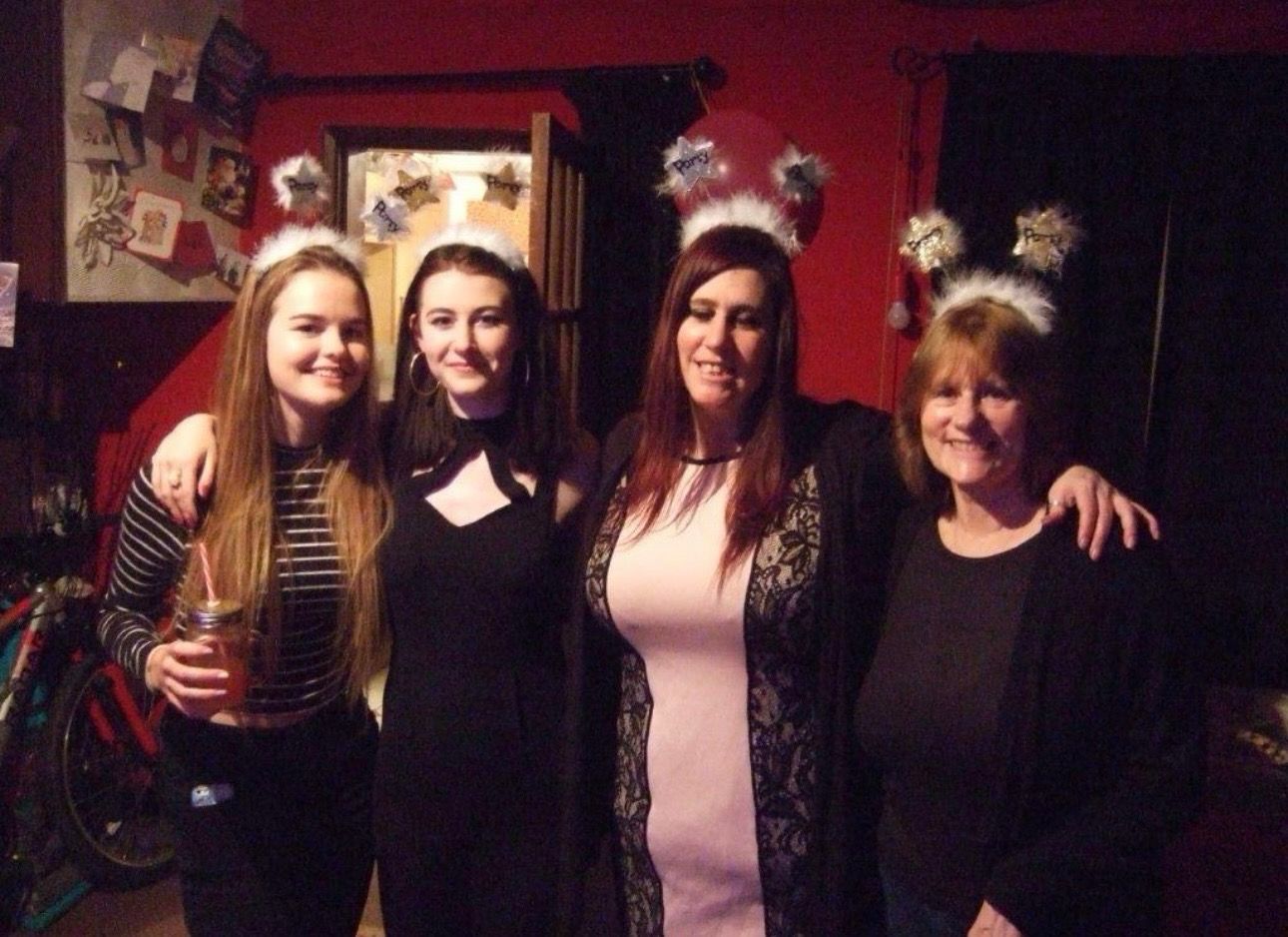 Chloe Hickman (second left) with her best friend, Natasha Smith (far left), her mother Louise (second right) and her grandmother (far right) (Chloe Hickman)