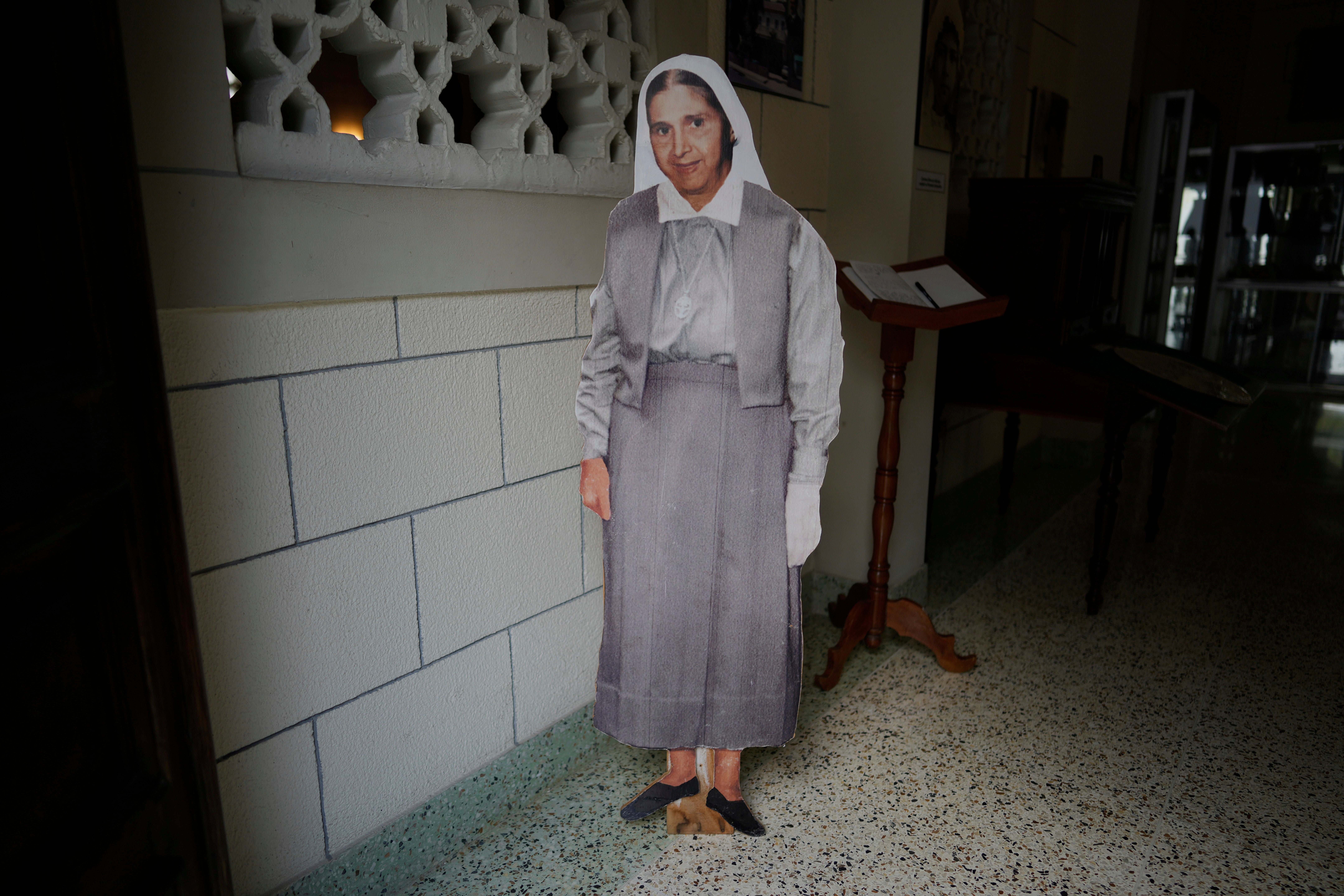 An image of Rendiles displayed at the entrance to a church in Caracas