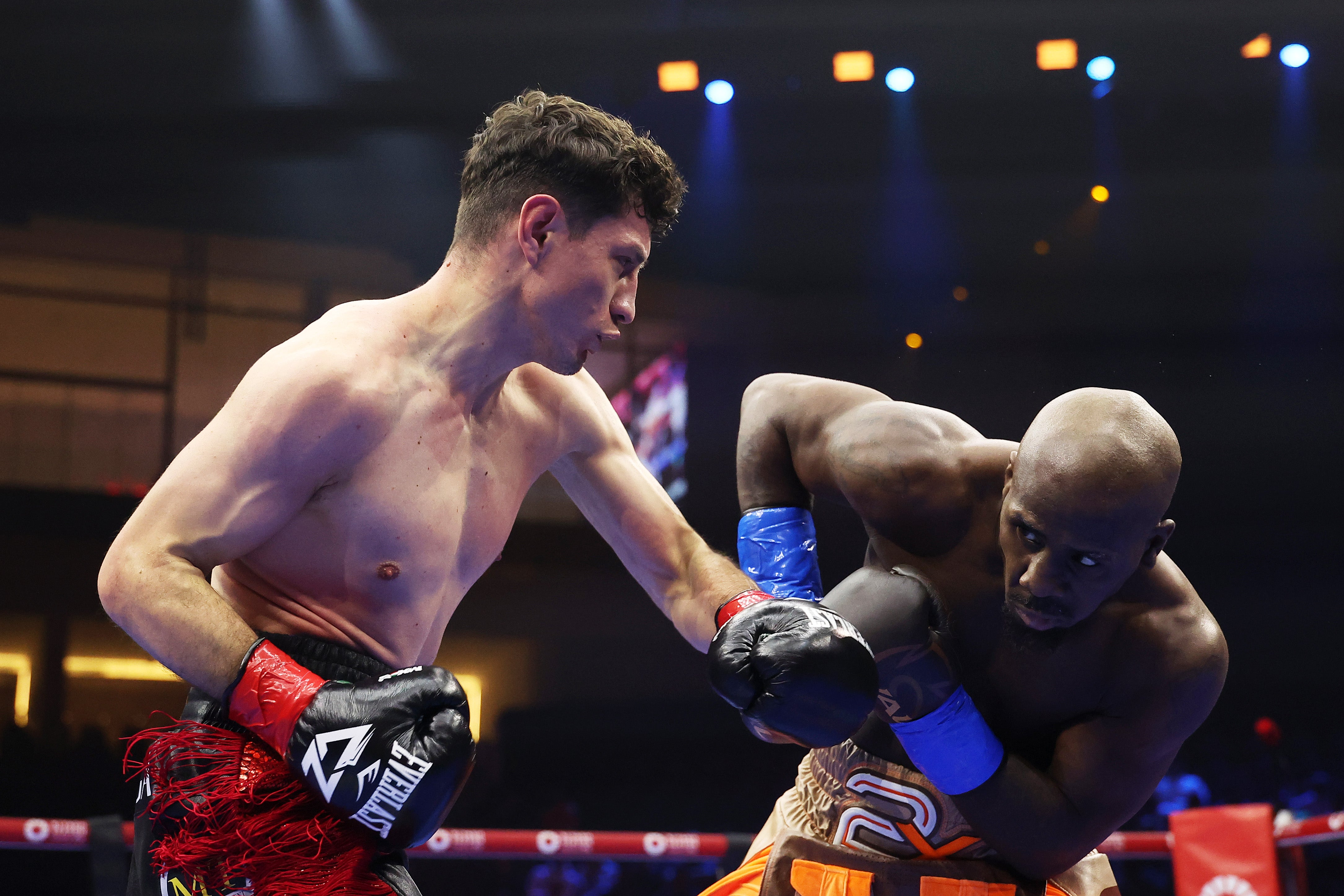Tevin Farmer (right) during his first defeat by William Zepeda