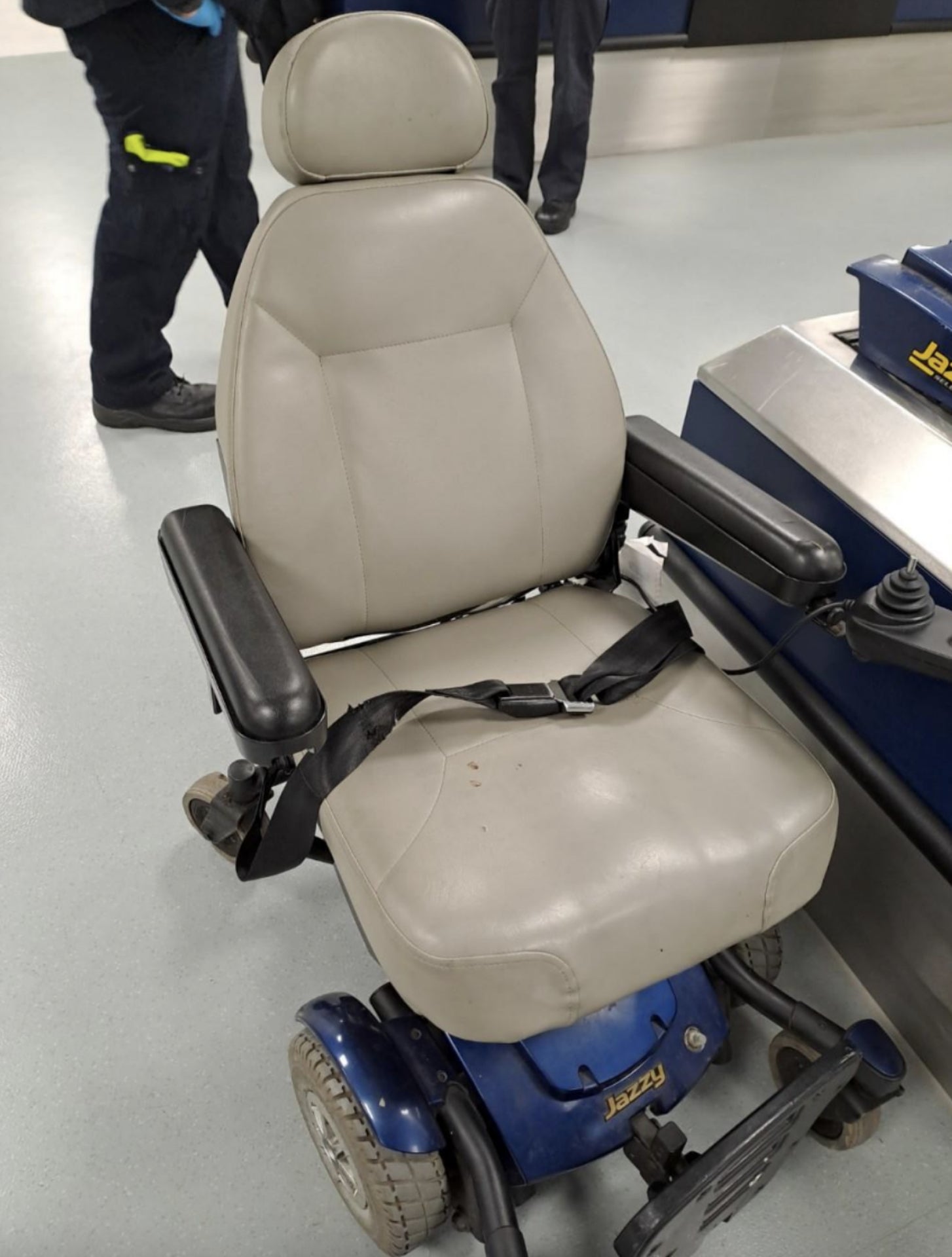 The electric wheelchair in question