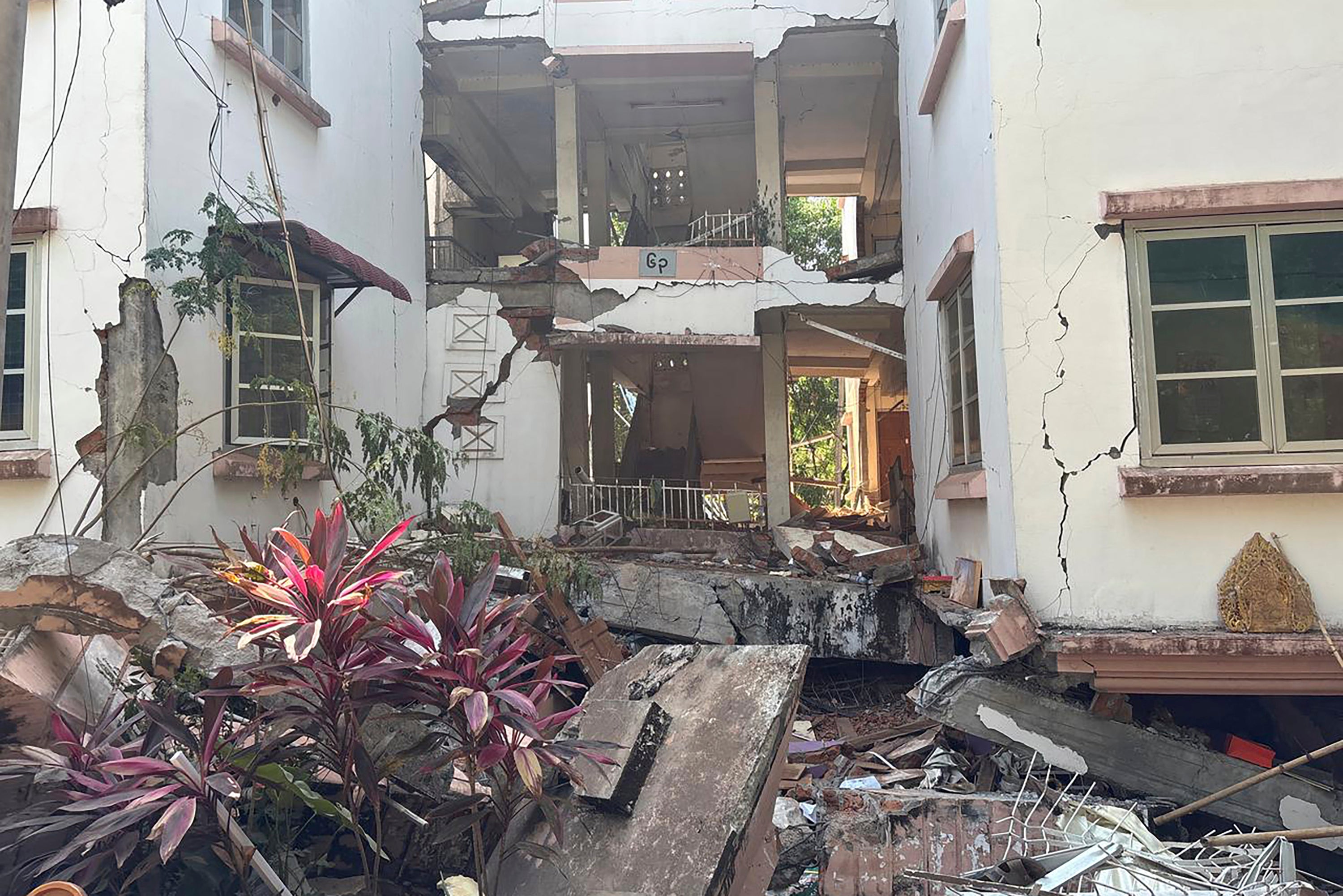 The United Nations has urged the international community to step up aid before the upcoming monsoon season worsens the disaster