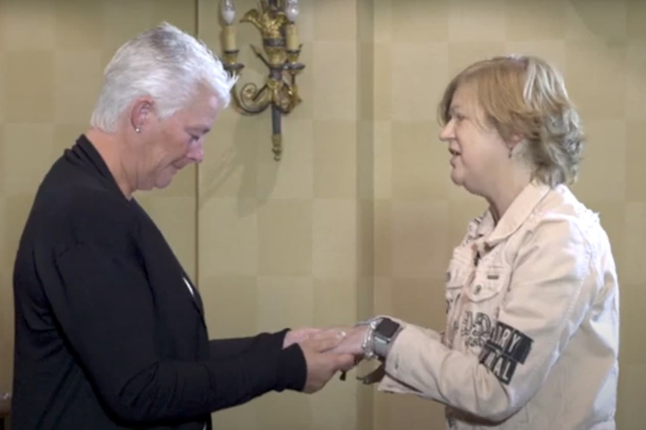 Deborah Gosling, whose sister Julie Wild became an organ donor after her death in 2019, met Corinne Hutton, who received Ms Wild’s hands in a double hand transplant surgery (PA)