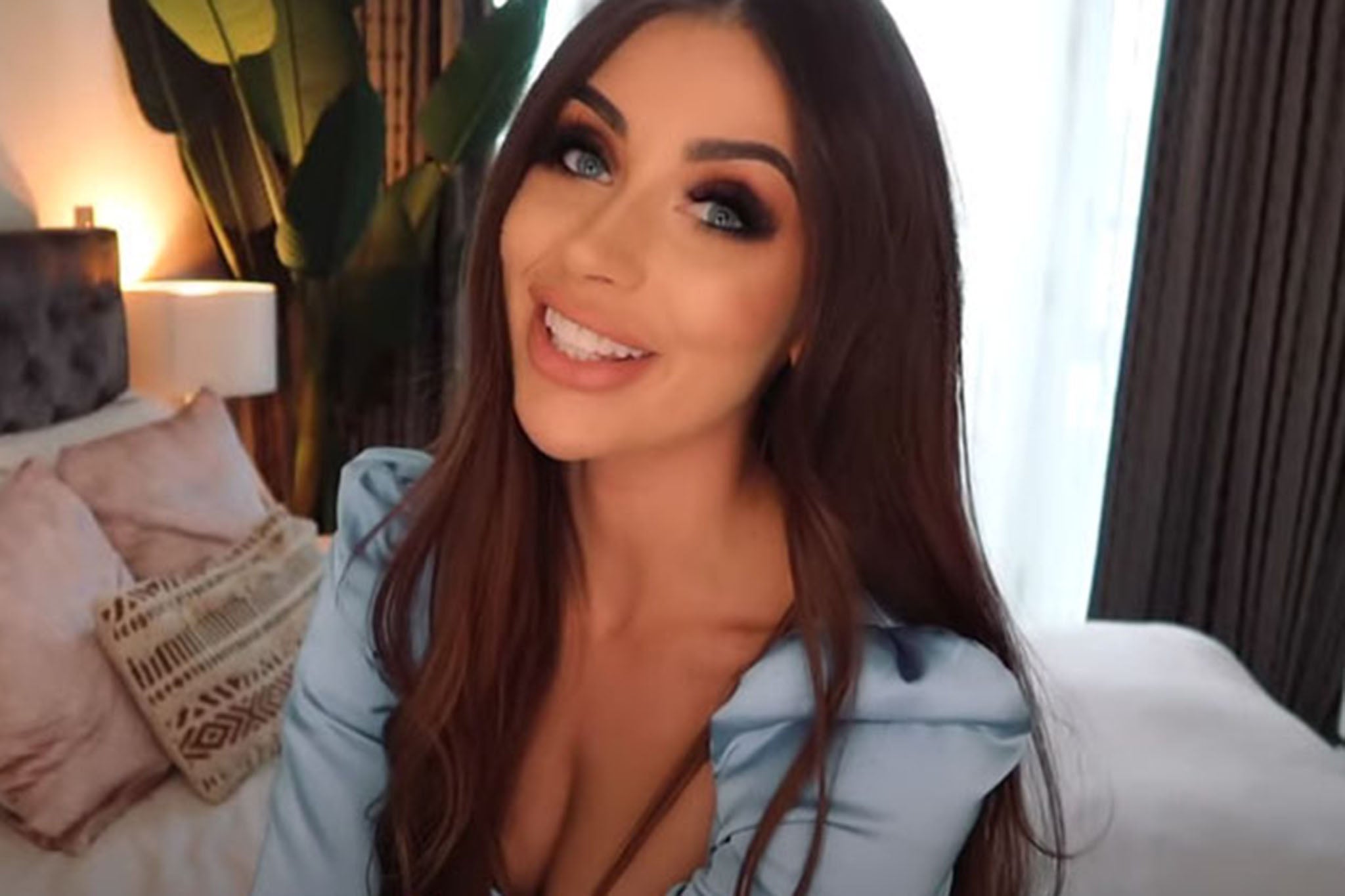 Then based in Brighton, Ms Mansutti’s makeup, fashion and beauty channel featured challenges, travel features, motivational videos and vlogs