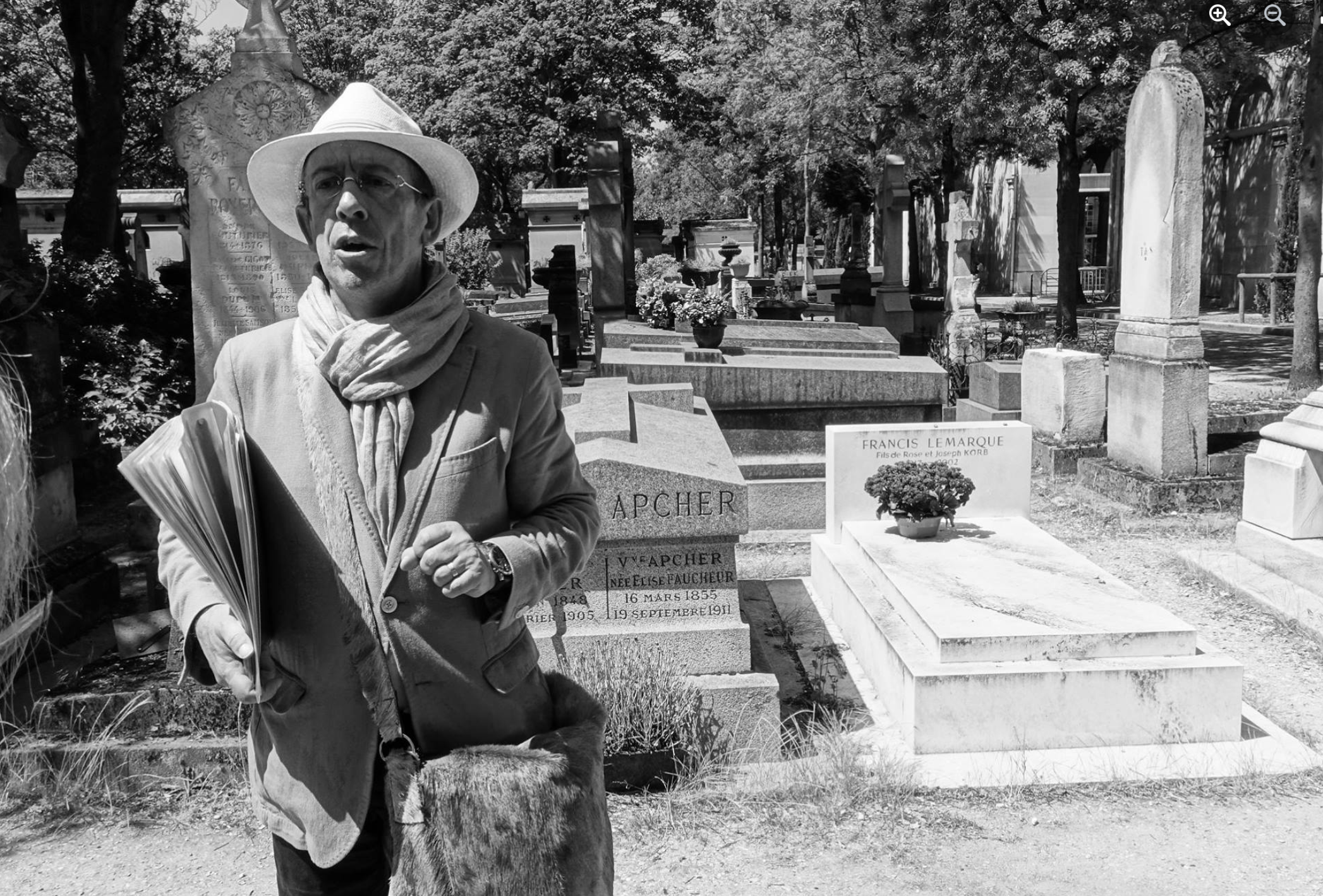 Tour guide Thierry Le Roi at Père Lachaise cemetery in Paris