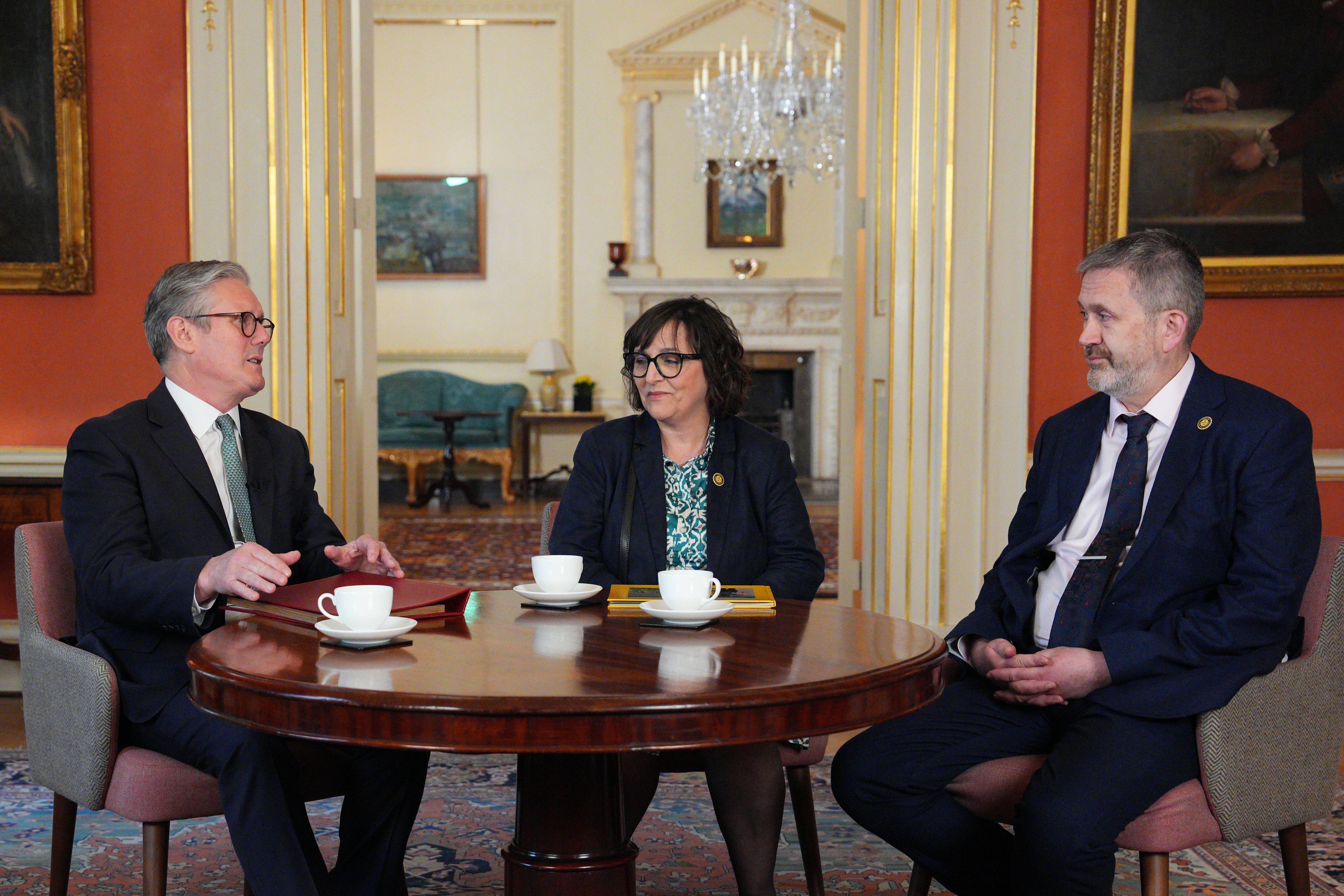 Prime Minster Sir Keir Starmer meets Figen and Stuart Murray (Carl Court/PA)