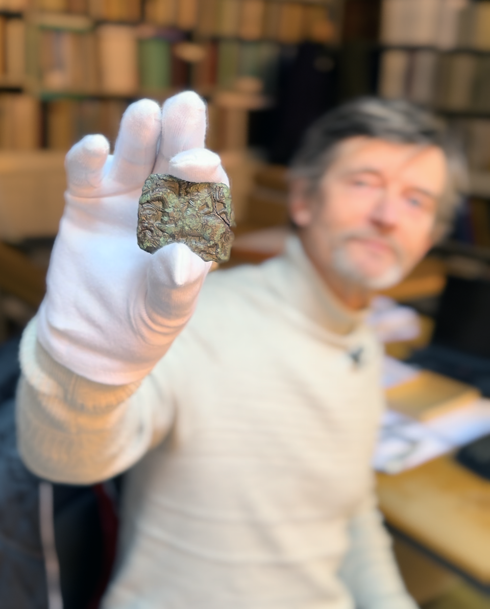 Museum curator Peter Pentz with the Tåsinge patrice