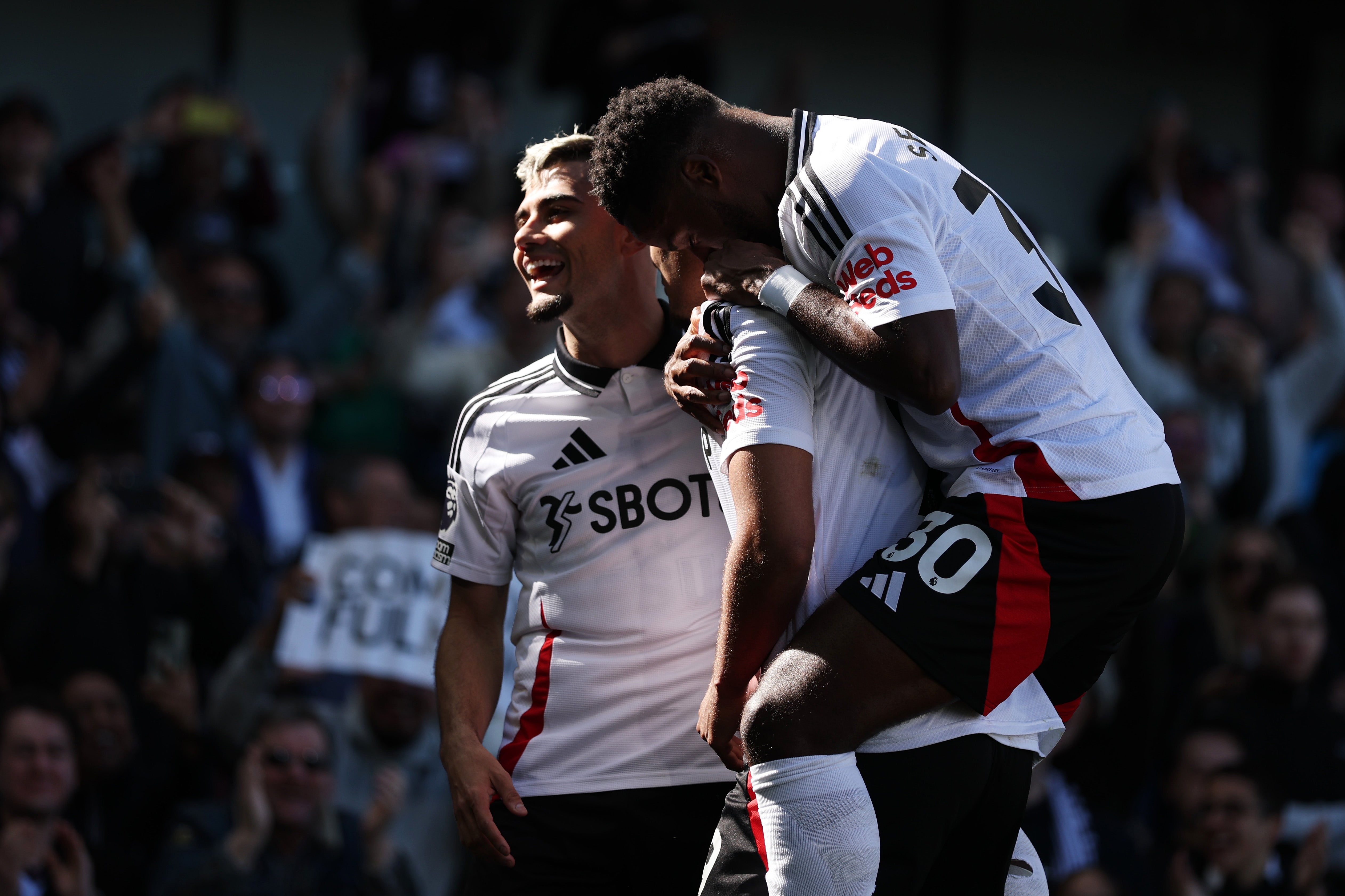 Fulham claimed a memorable 3-2 win over Premier League leaders Liverpool at Craven Cottage