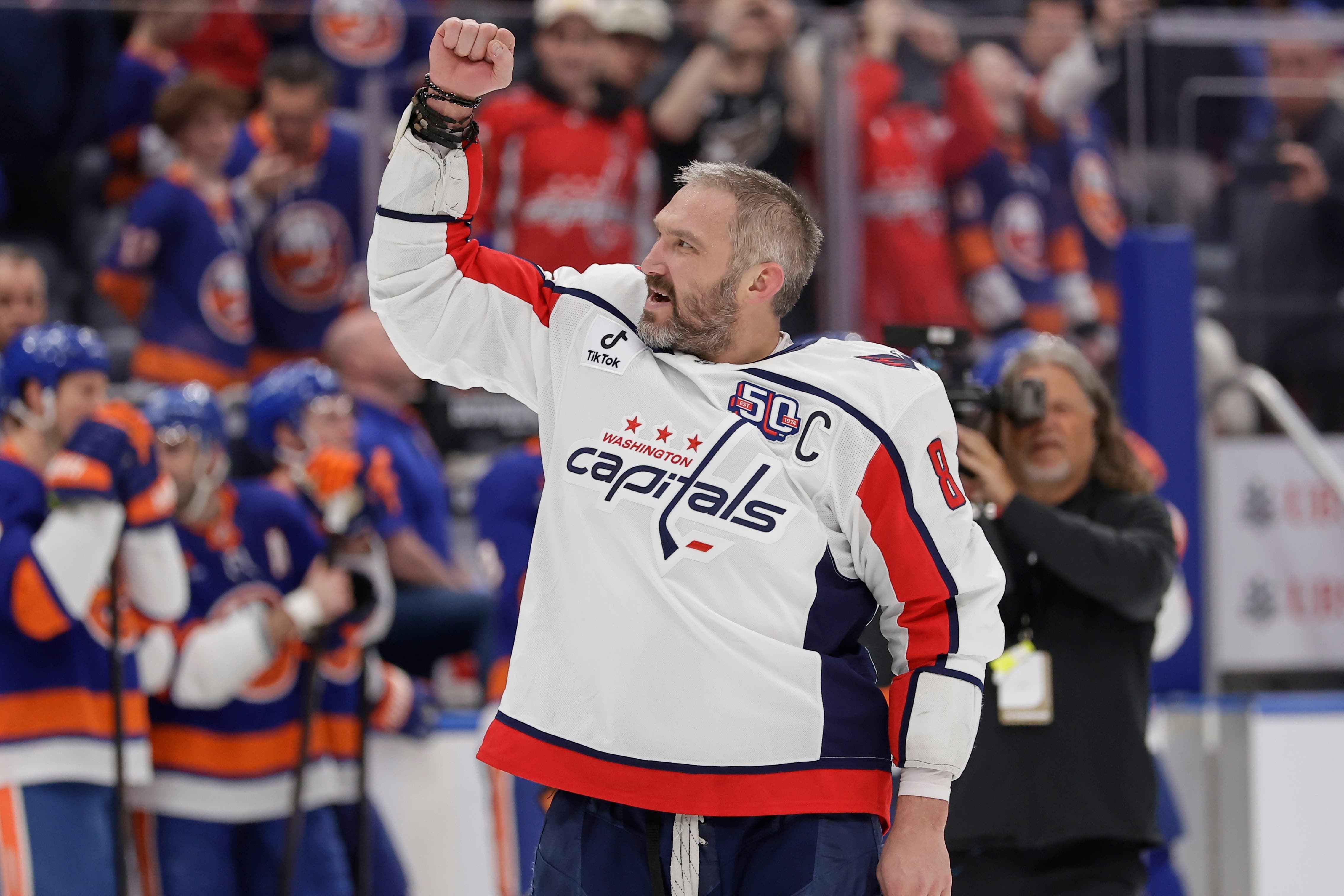 39-year-old Alex Ovechkin broke the record held by Wayne Gretzky since 1994