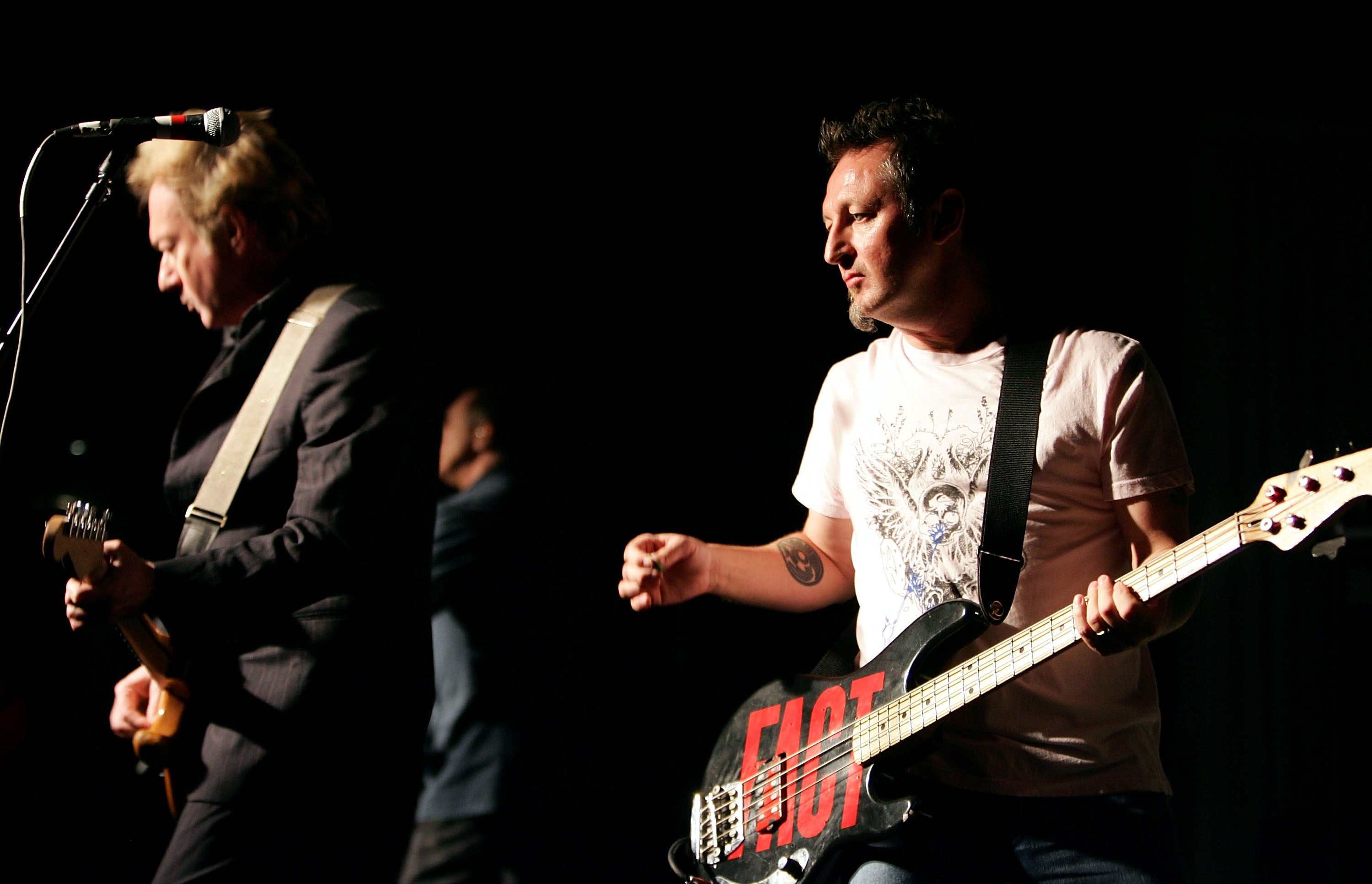 Dave Allen performing with Gang of Four in 2005