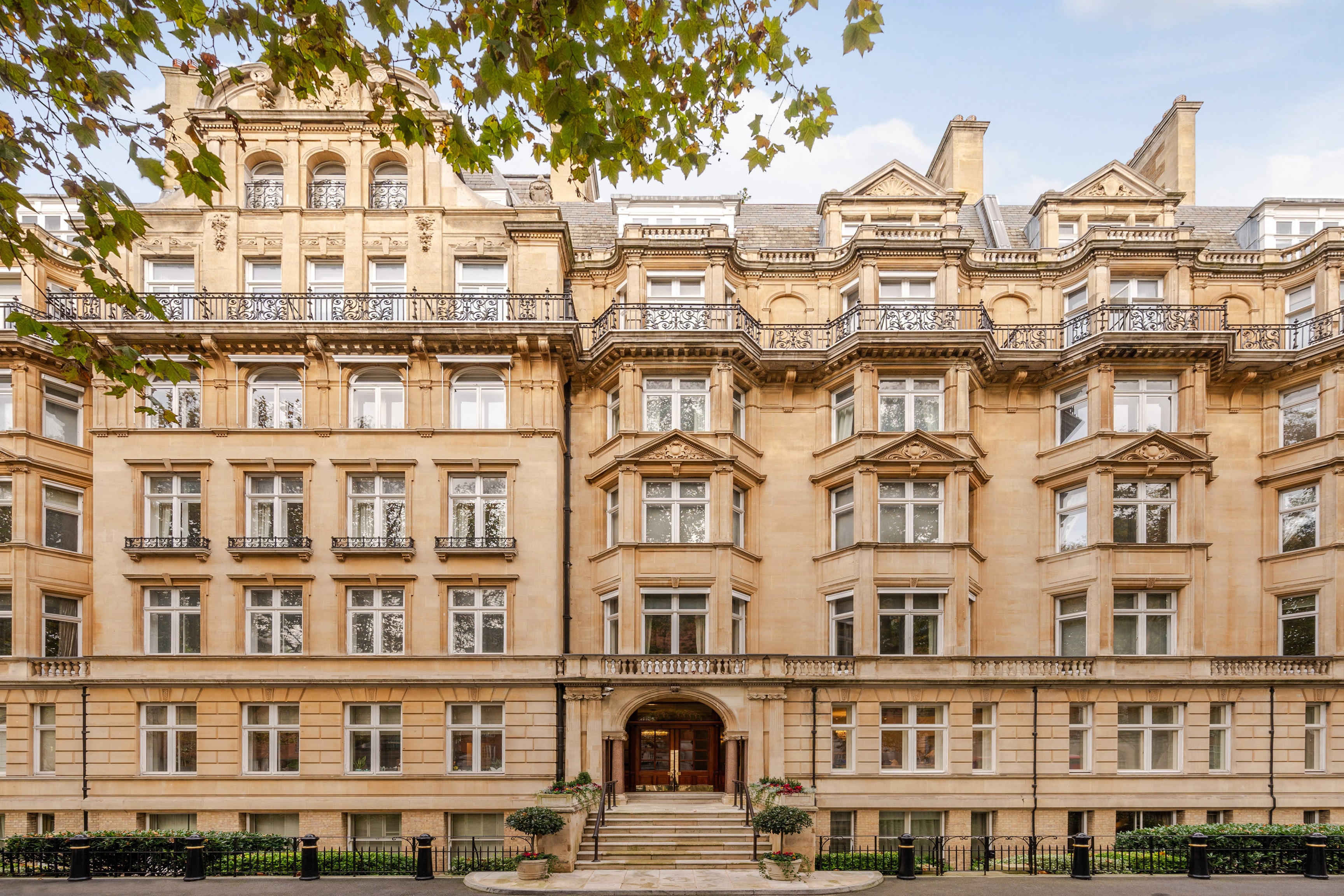 Sub-penthouse is valued at £5.5m