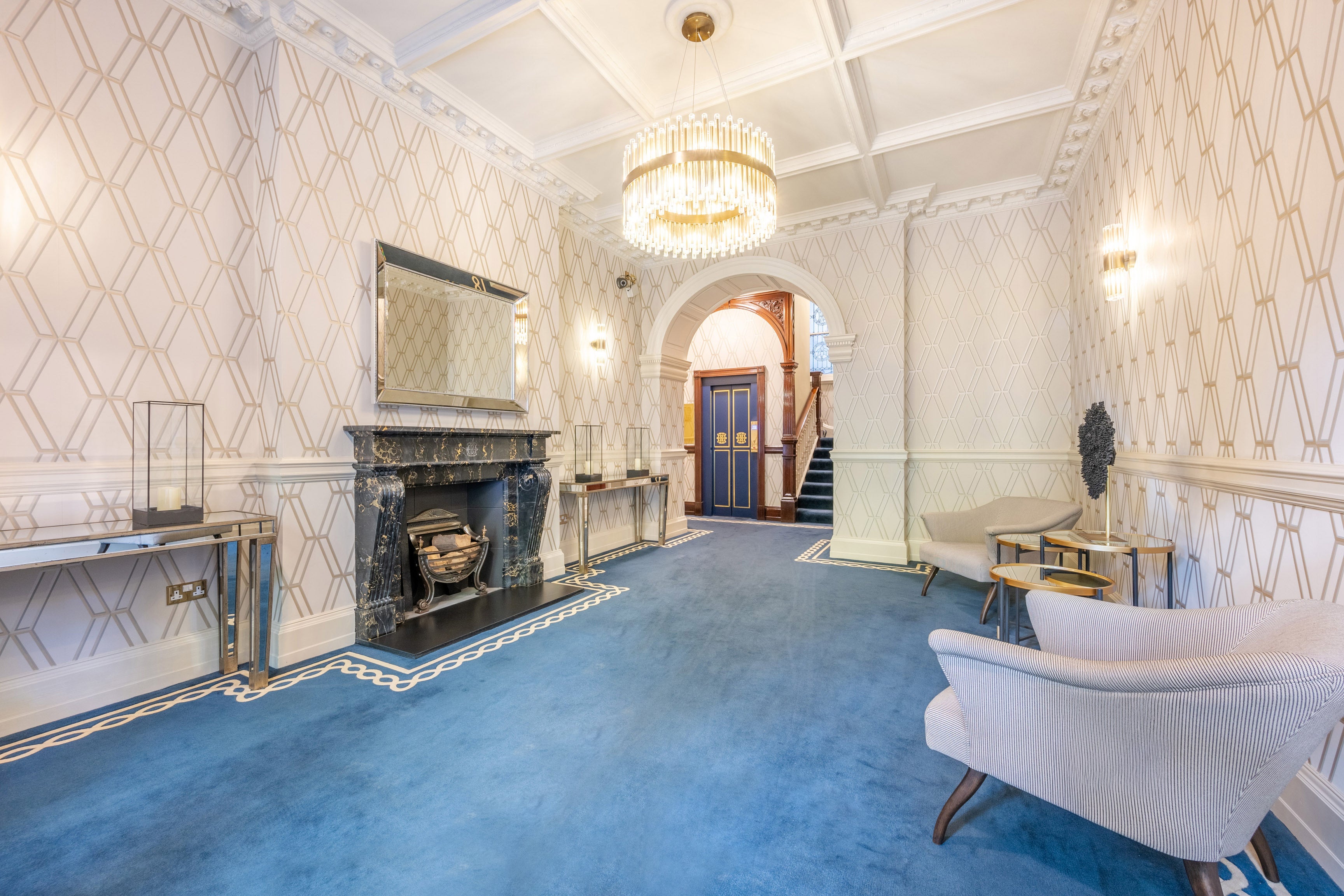 Jagger had a bust-up with his girlfriend, dumping her belongings in the property’s hallway