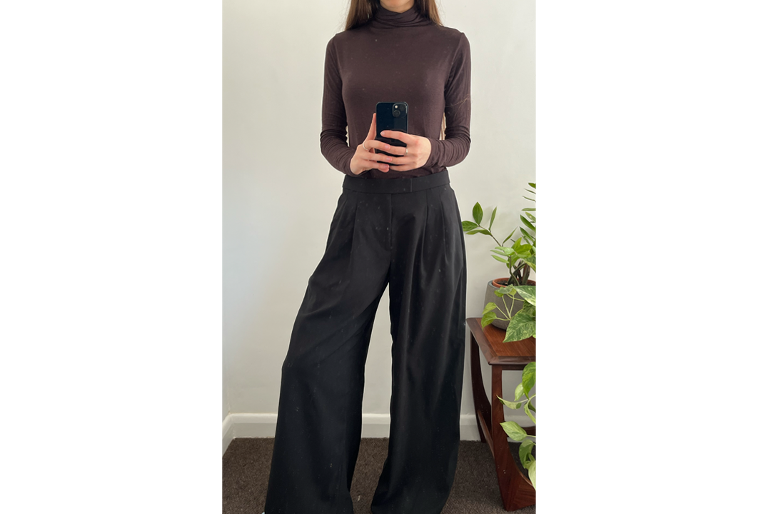 Uniqlo AirSense pleated wide trousers