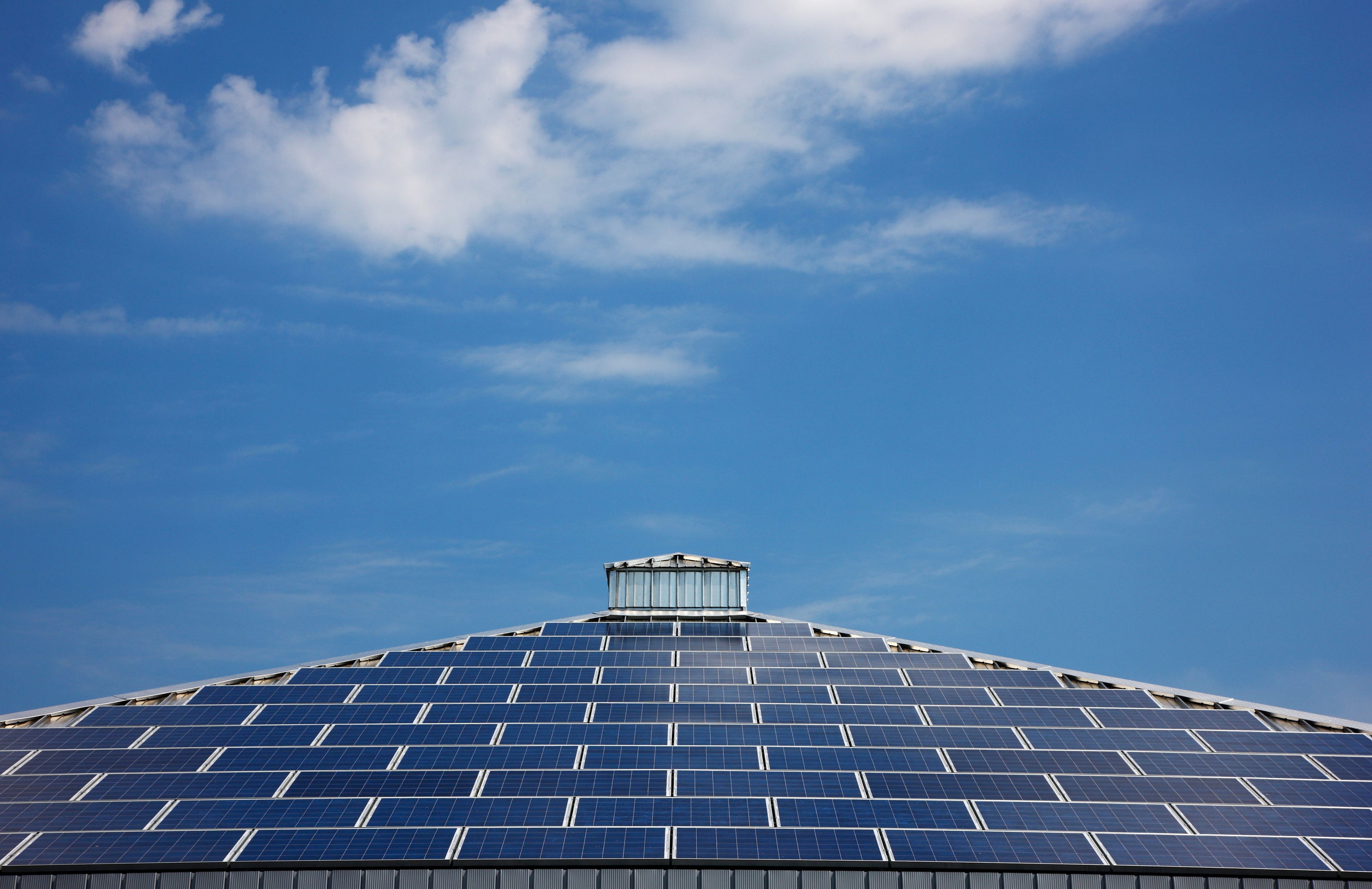 Solar panels could save households more than £400 per year on energy bills