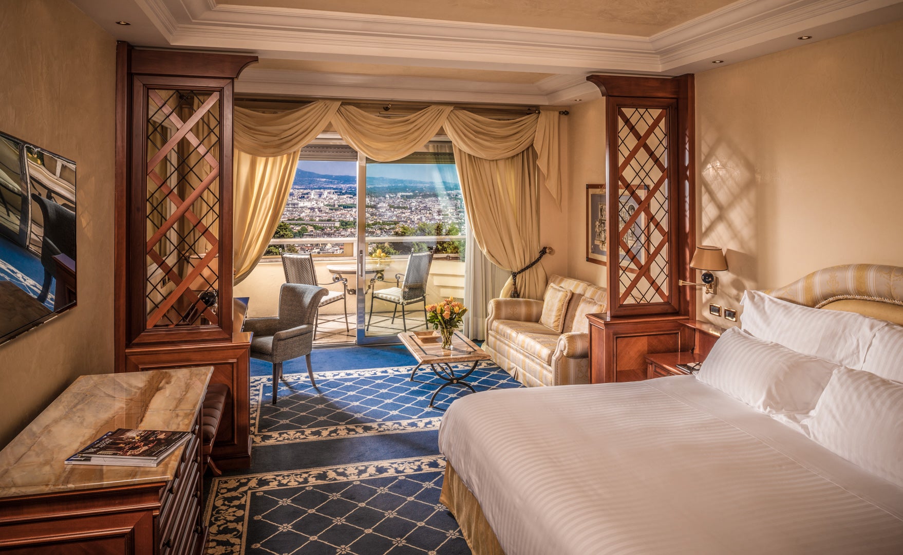 Connecting rooms or sprawling suites means there’s room for a crowd