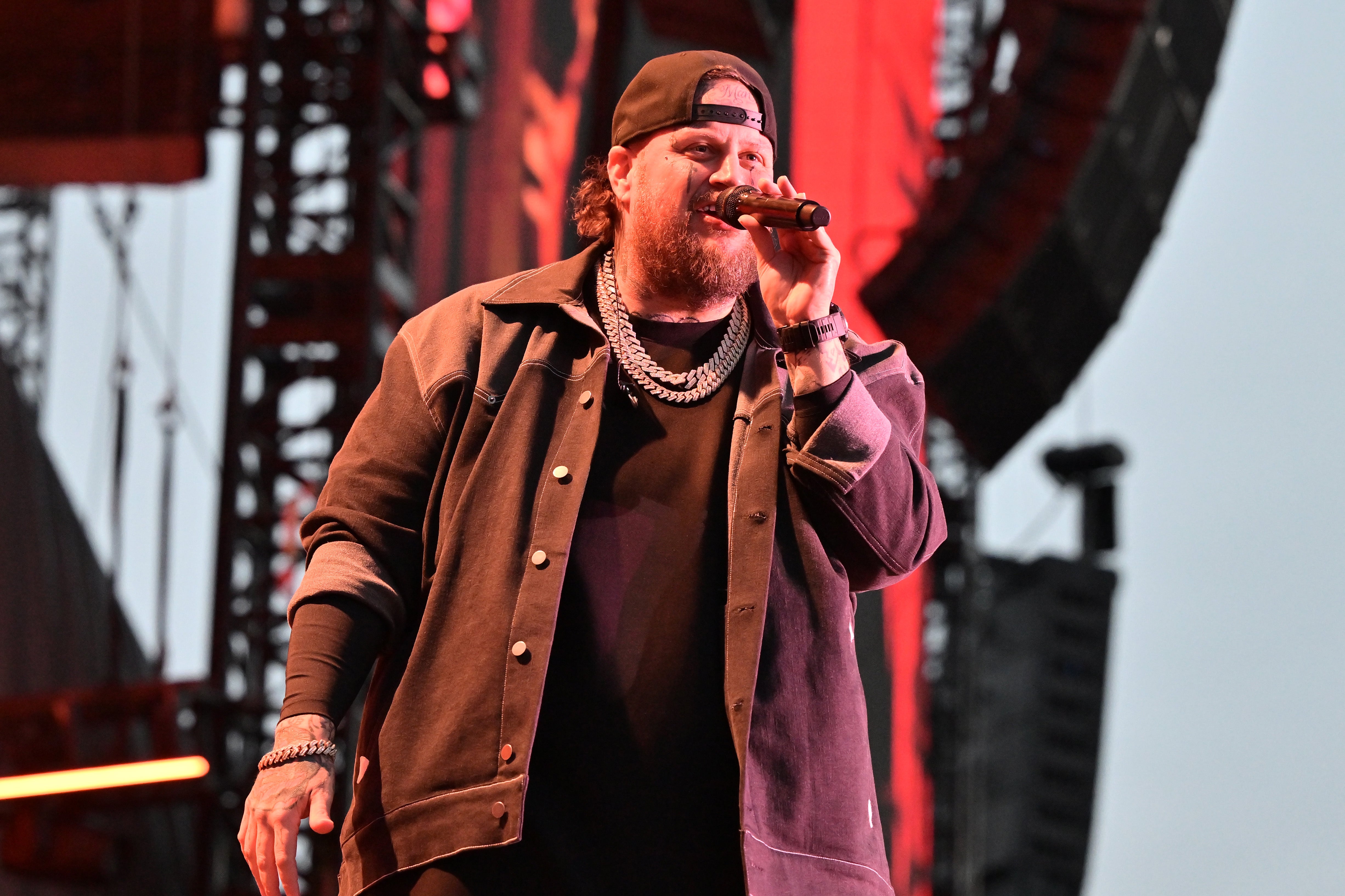 ‘I’m gonna lose another 100 pounds and go skydiving with my wife in Sweden,’ the singer said