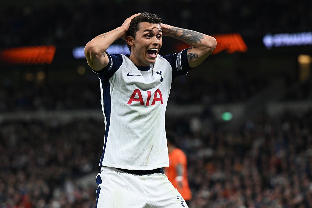 Brennan Johnson could have put the hosts 2-1 late on but mistimed his shot