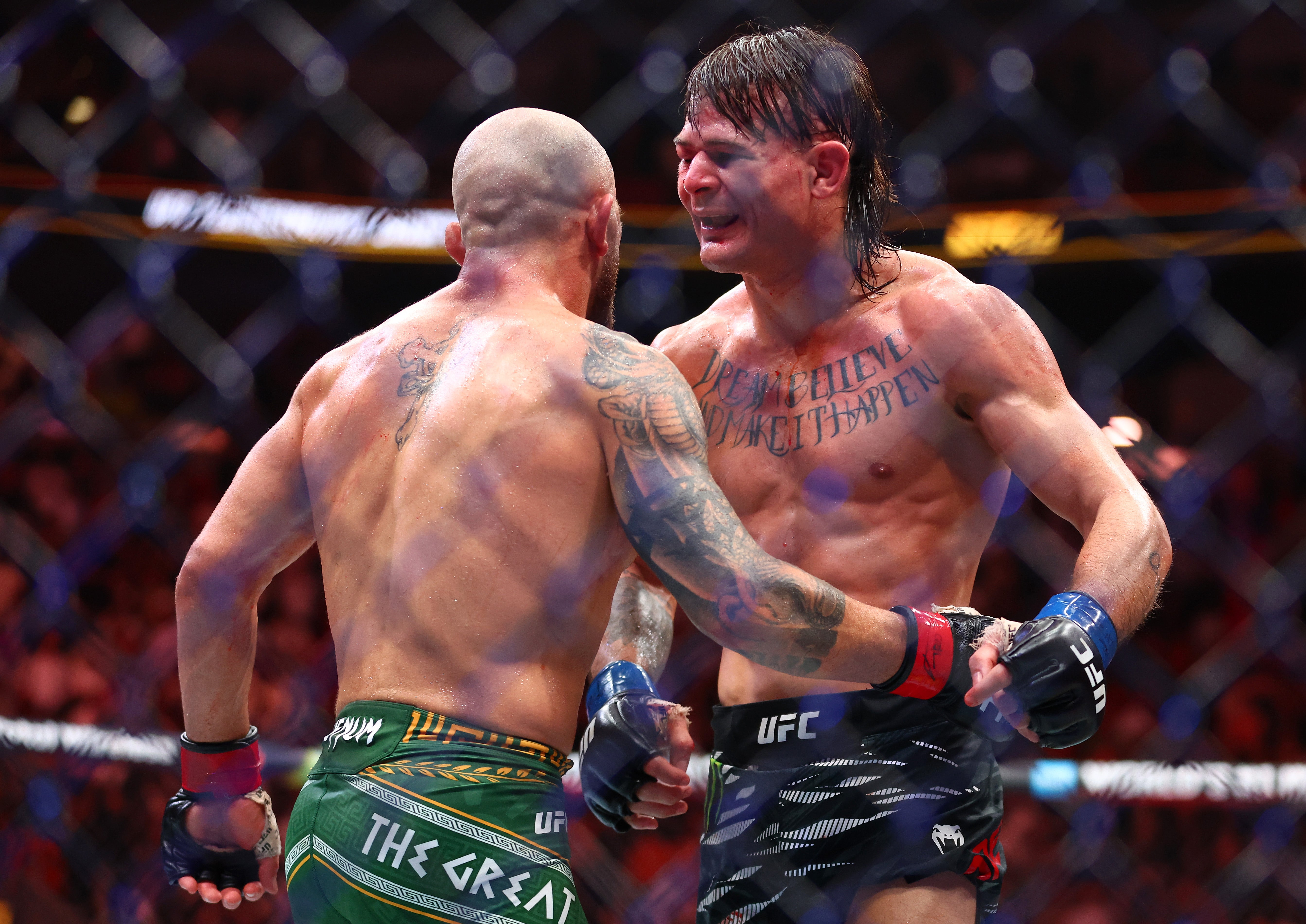 Alexander Volkanovski (left) and Diego Lopes show mutual respect