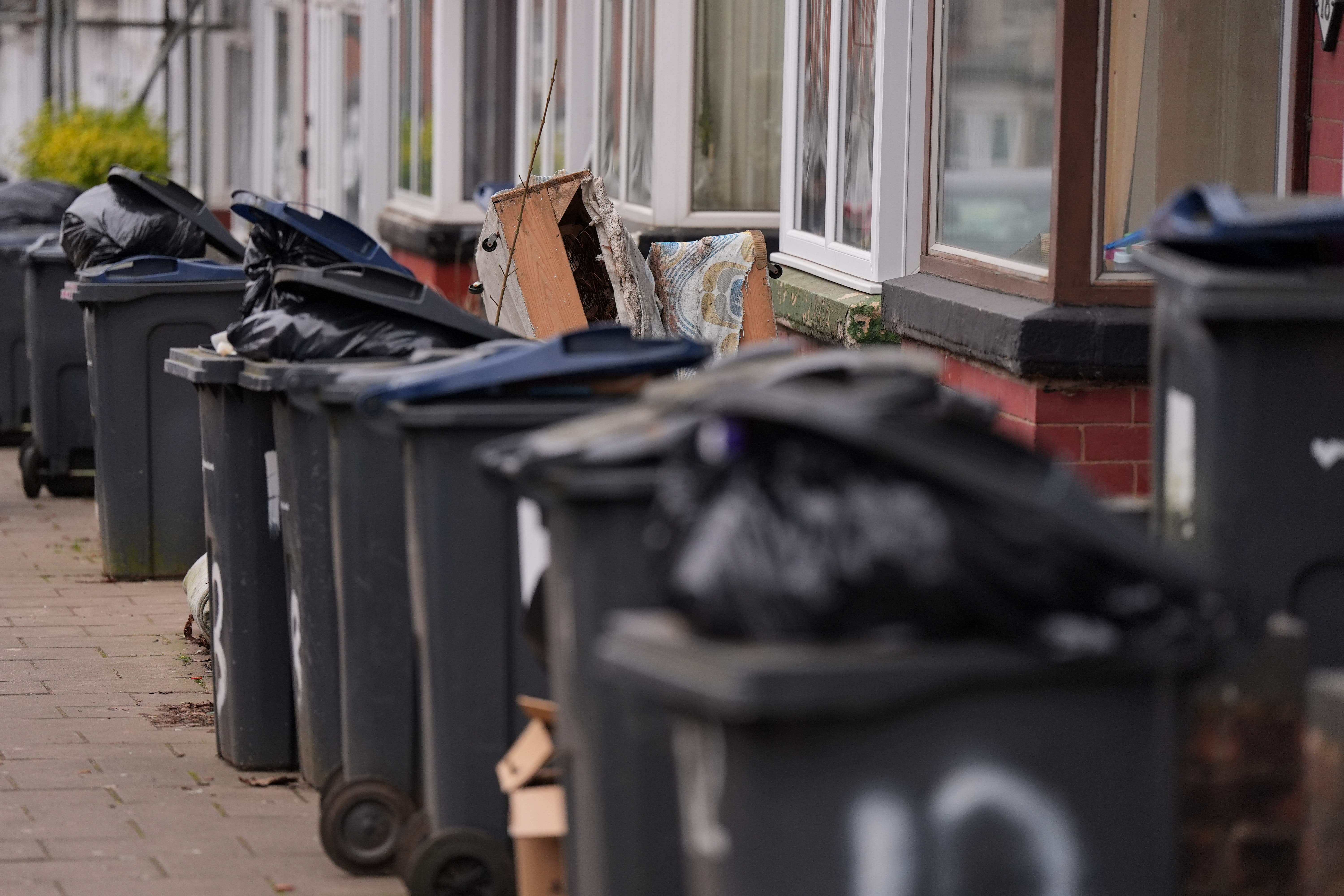 Overflowing bins in the Sparkhill area of Birmingham (PA)