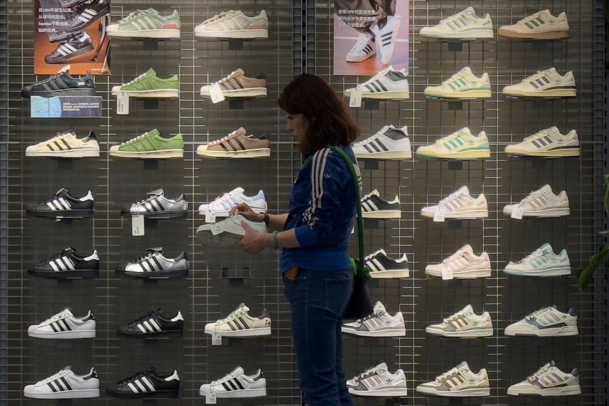 The adidas designer Willy Chavarria apologizes for the Mexican shoe design “acquire” The adidas designer Willy Chavarria apologizes for the Mexican shoe design “acquire”