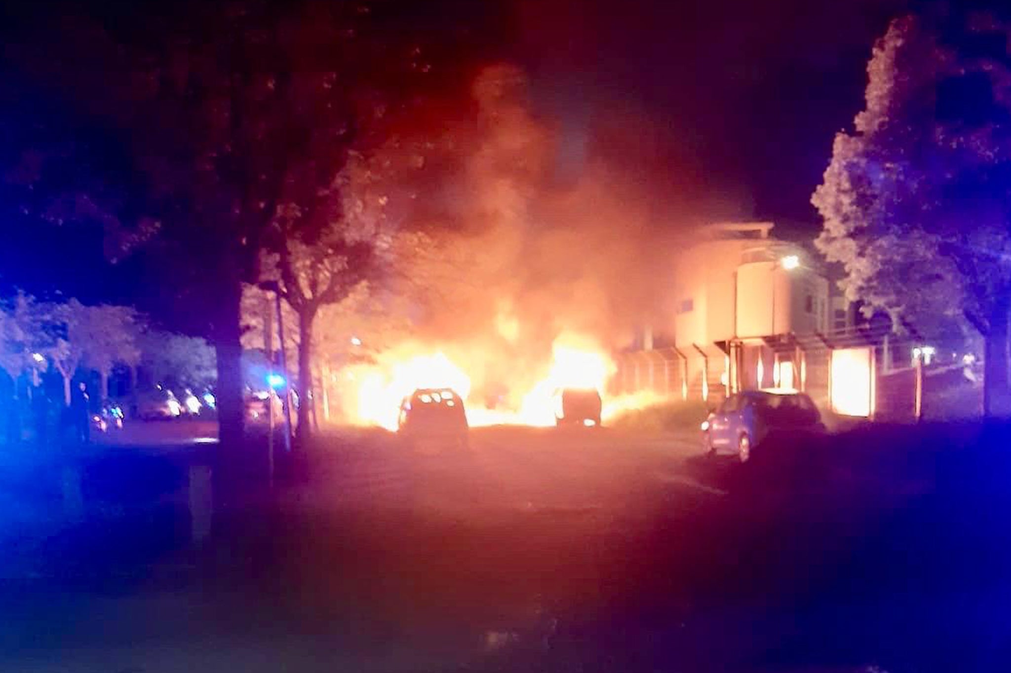 Cars were burned in the car park of France’s National School of Prison Administration (ENPA) overnight on 13 April