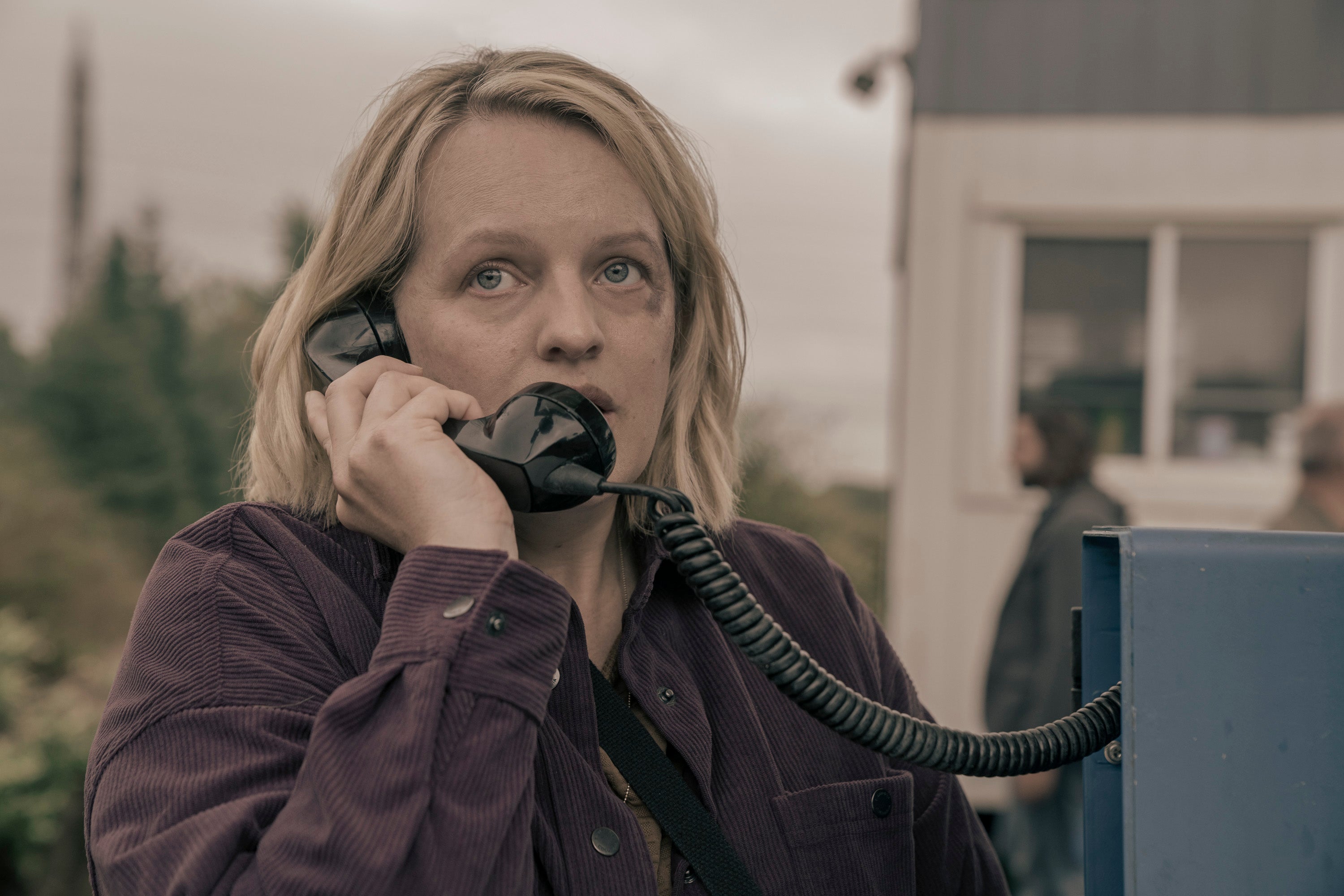 Elisabeth Moss leads ‘The Handmaid's Tale’ as June, who continues her fight to take down Gilead