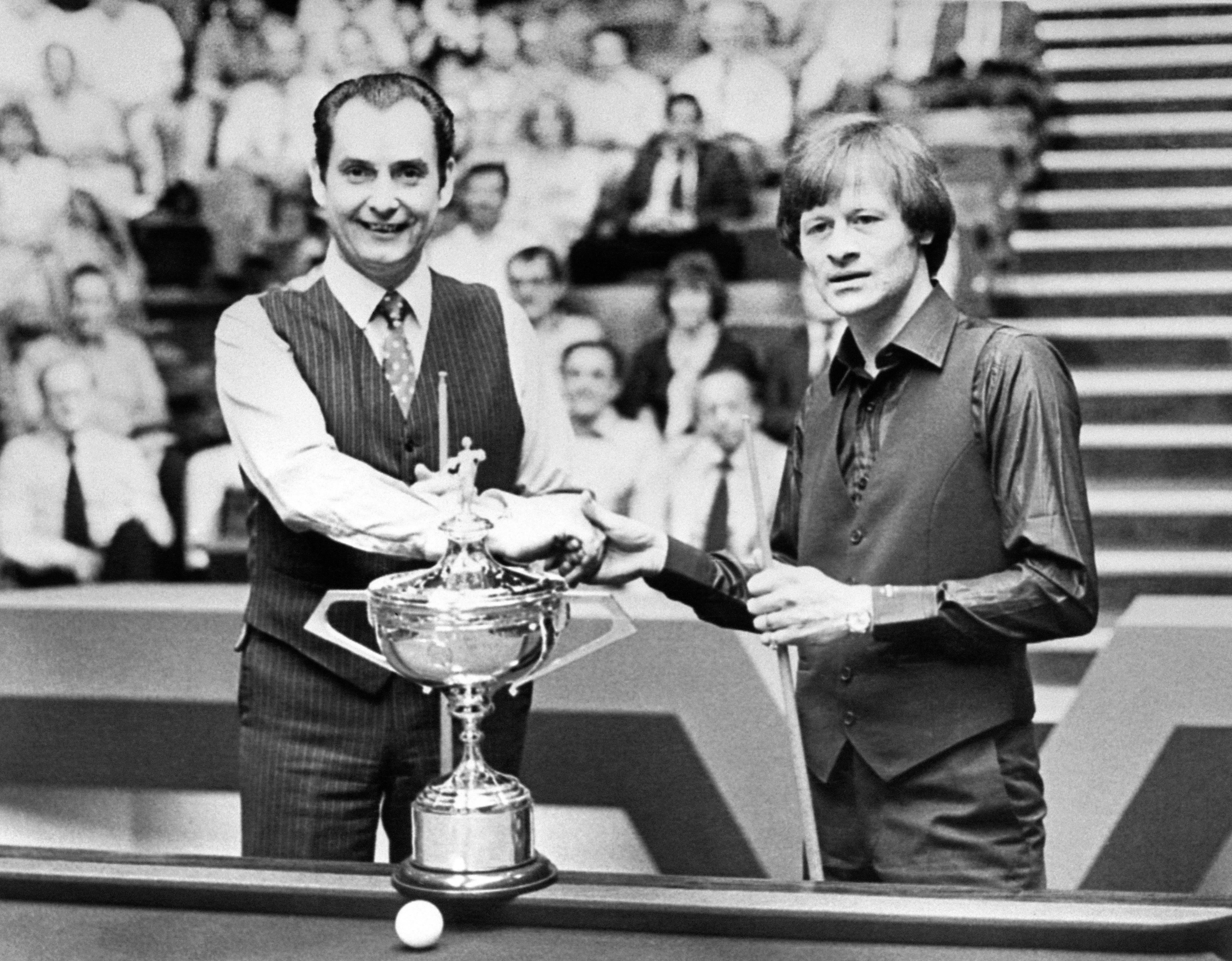 Ray Reardon (left) win six world titles