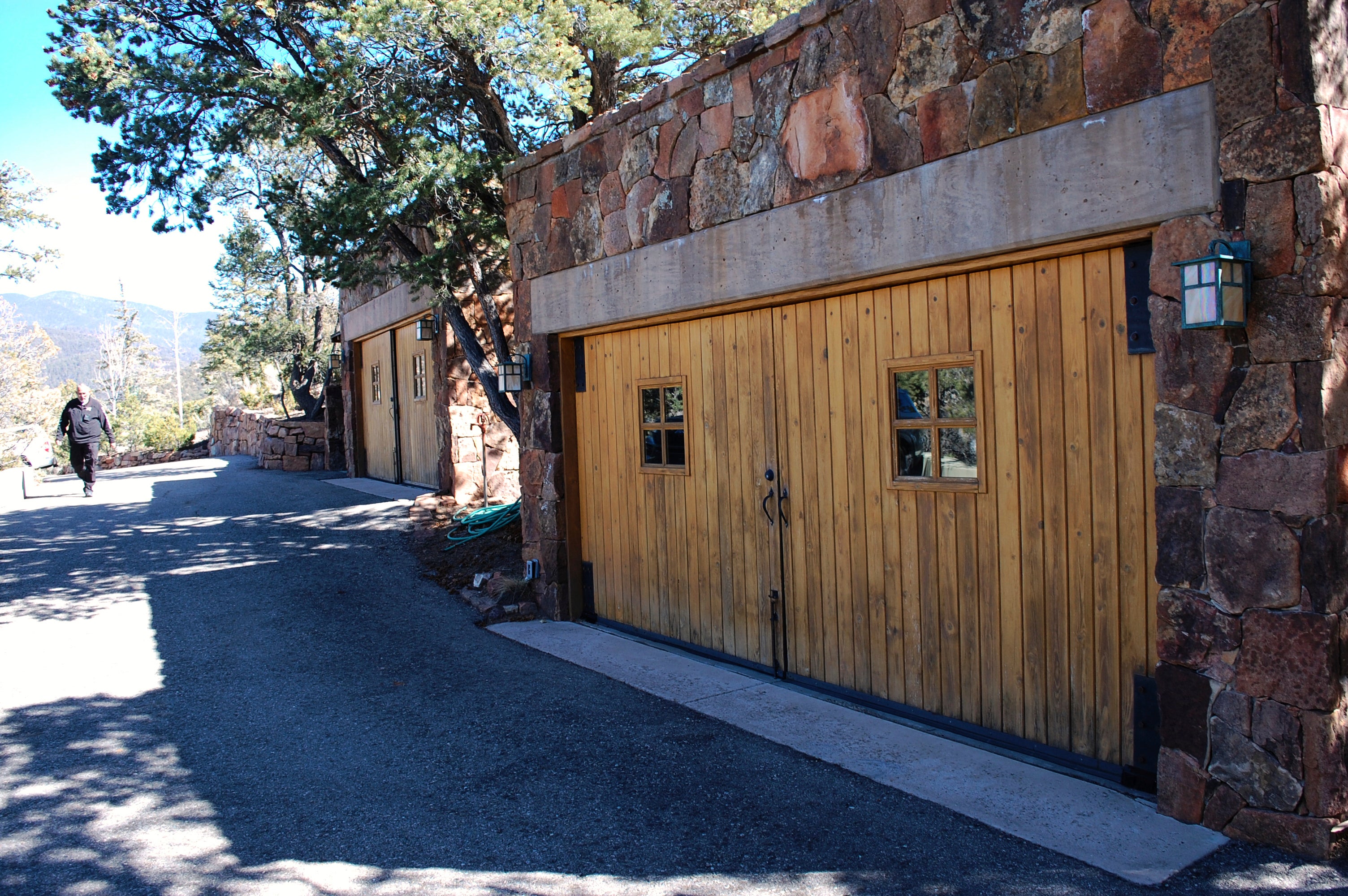 The outside of Hackman and Arakawa’s Santa Fe estate as police investigated the couple’s deaths