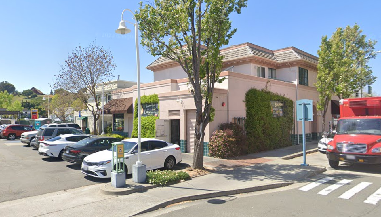 The verbal altercation took place on Sunday morning in the cr park of Pear Street Bistro