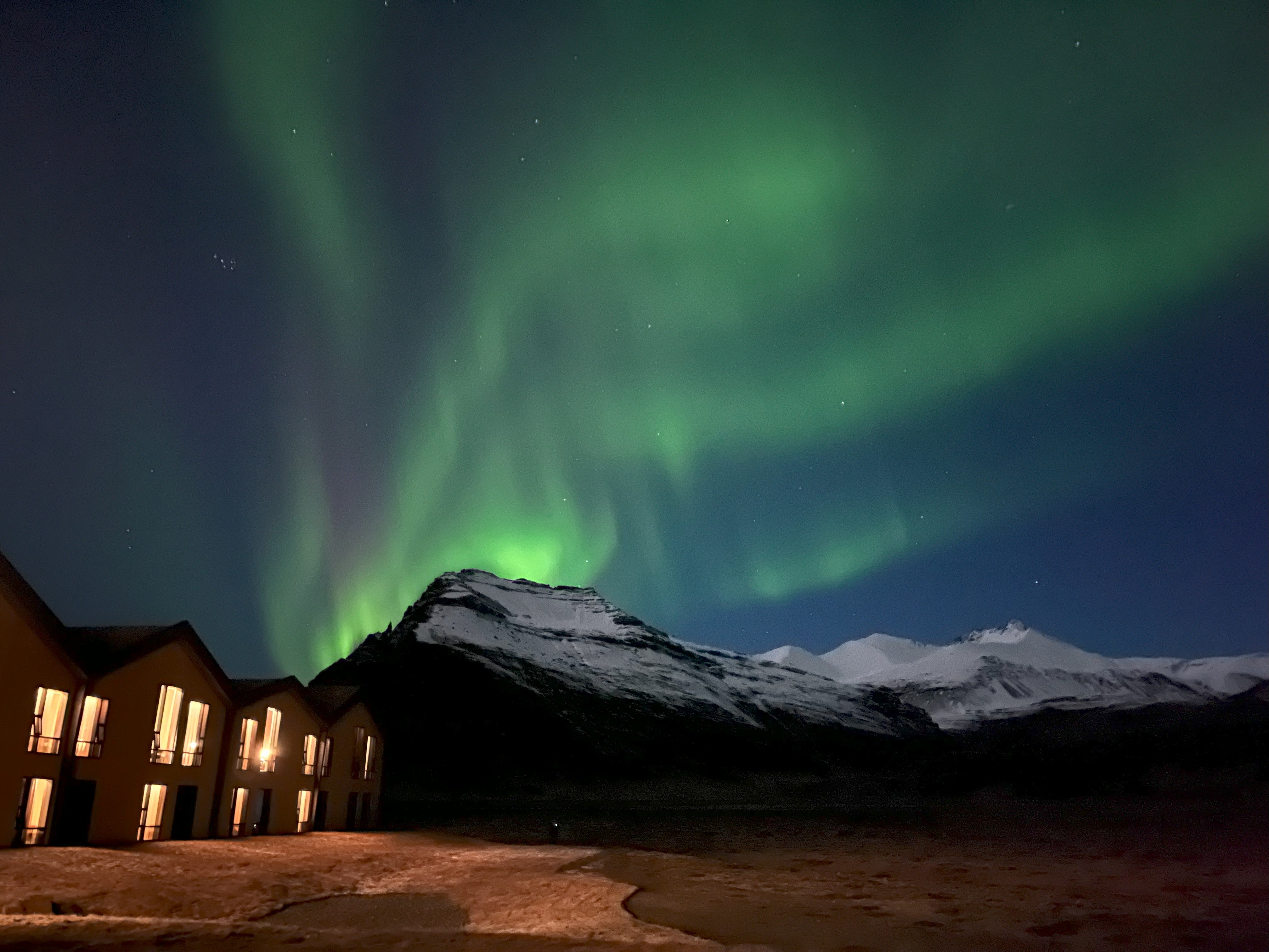 Catching the mesmerising northern lights from a hot tub at Hotel Jókulsárlon