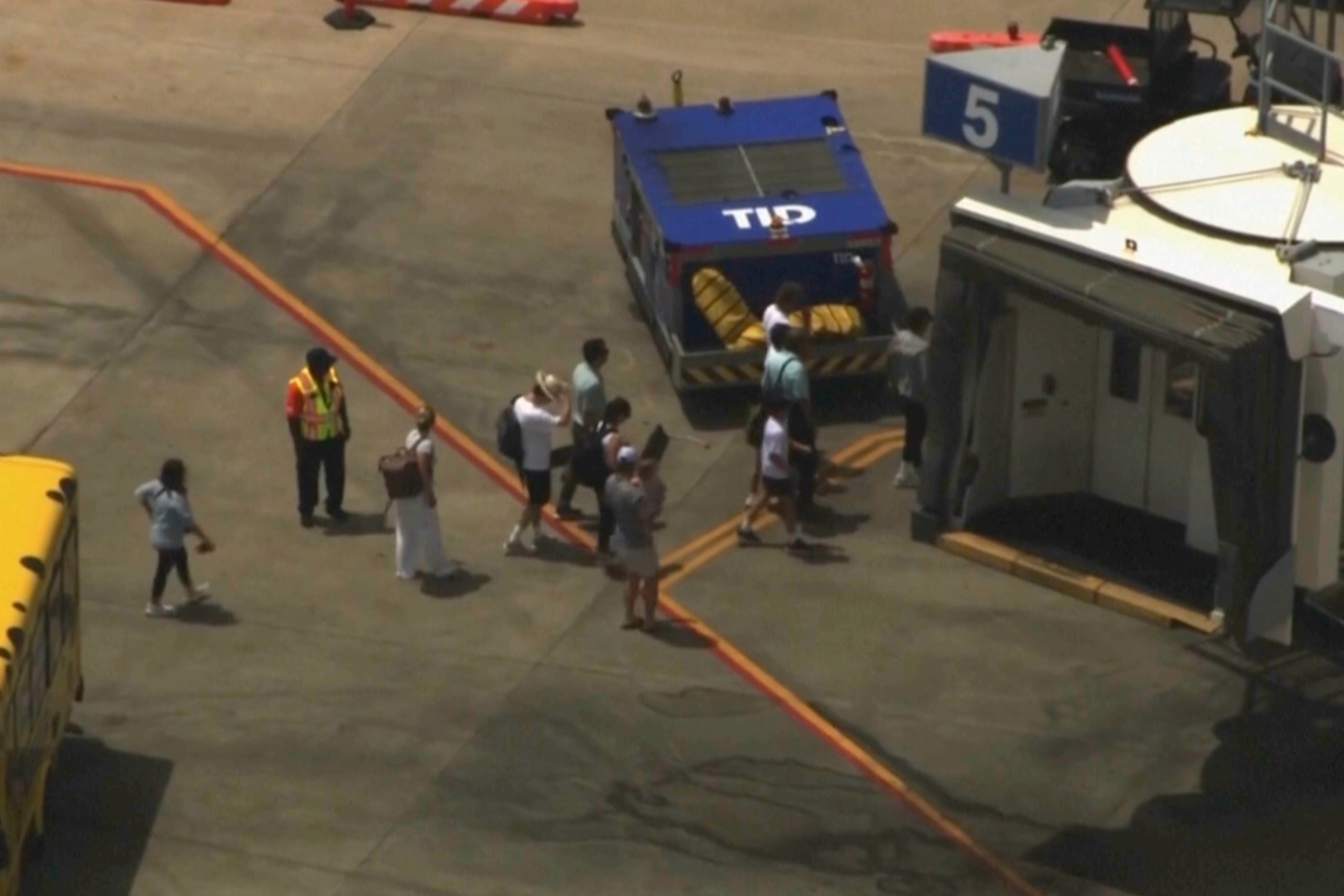 Plane-Evacuated-Engine-Fire