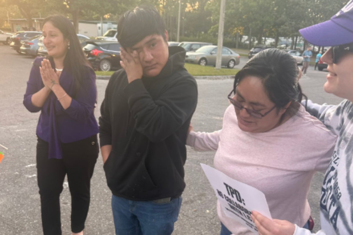 NextImg:U.S.-born citizen held by ICE in Florida jail
