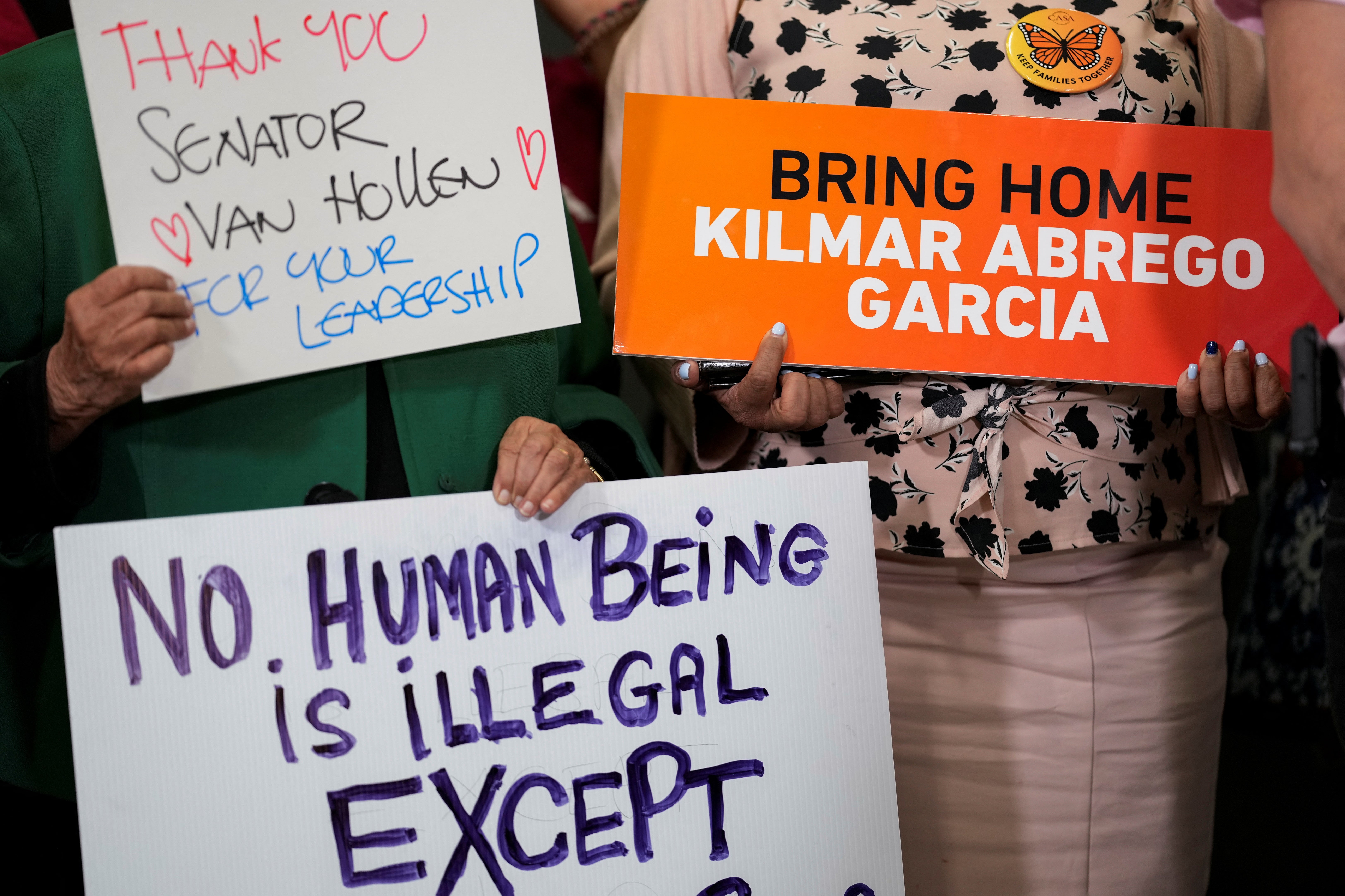 Advocates for Kilmar Abrego Garcia joined Senator Van Hollen at Dulles Airport on April 18