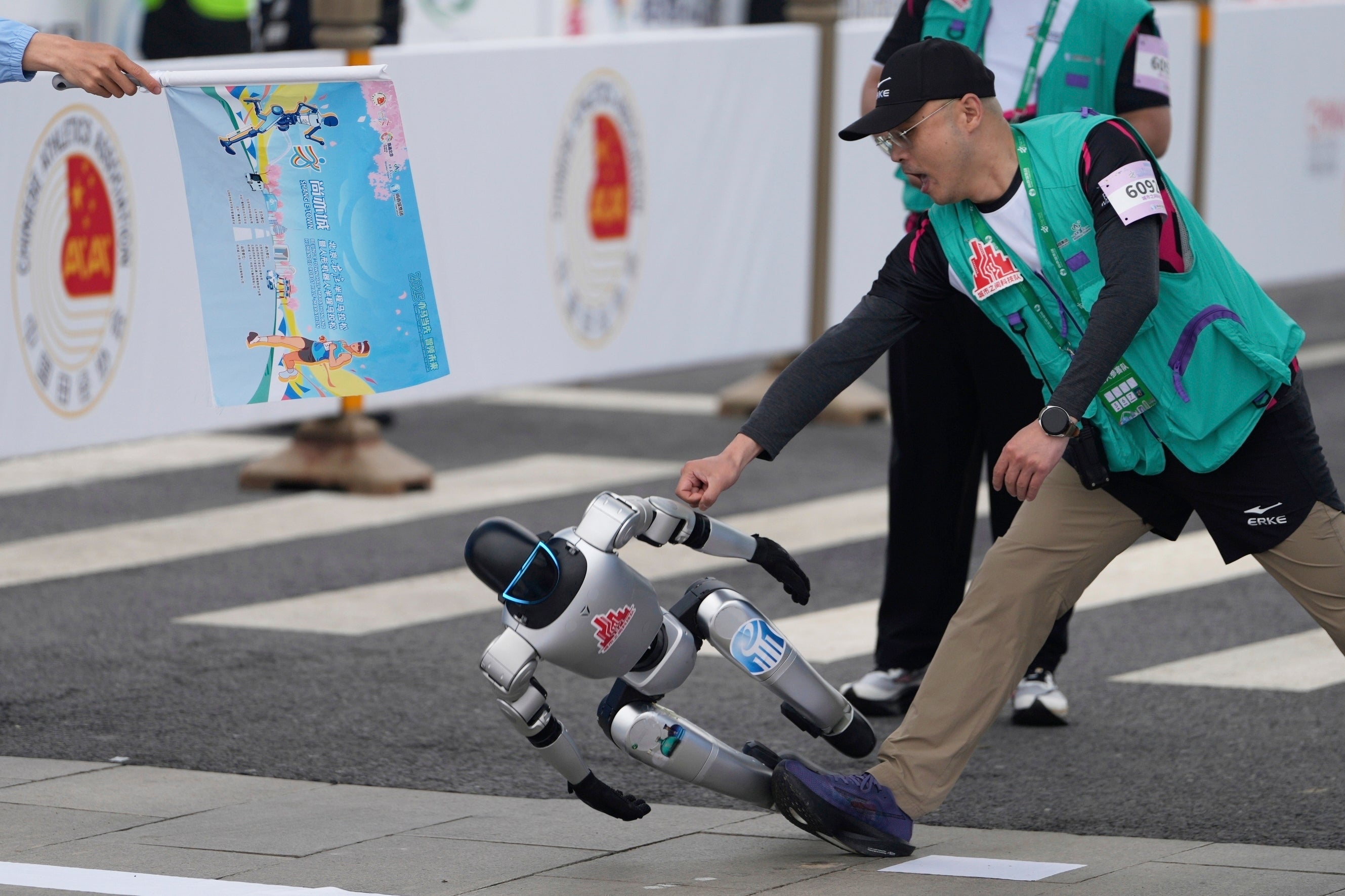 APTOPIX Humanoid Robot Half-Marathon
