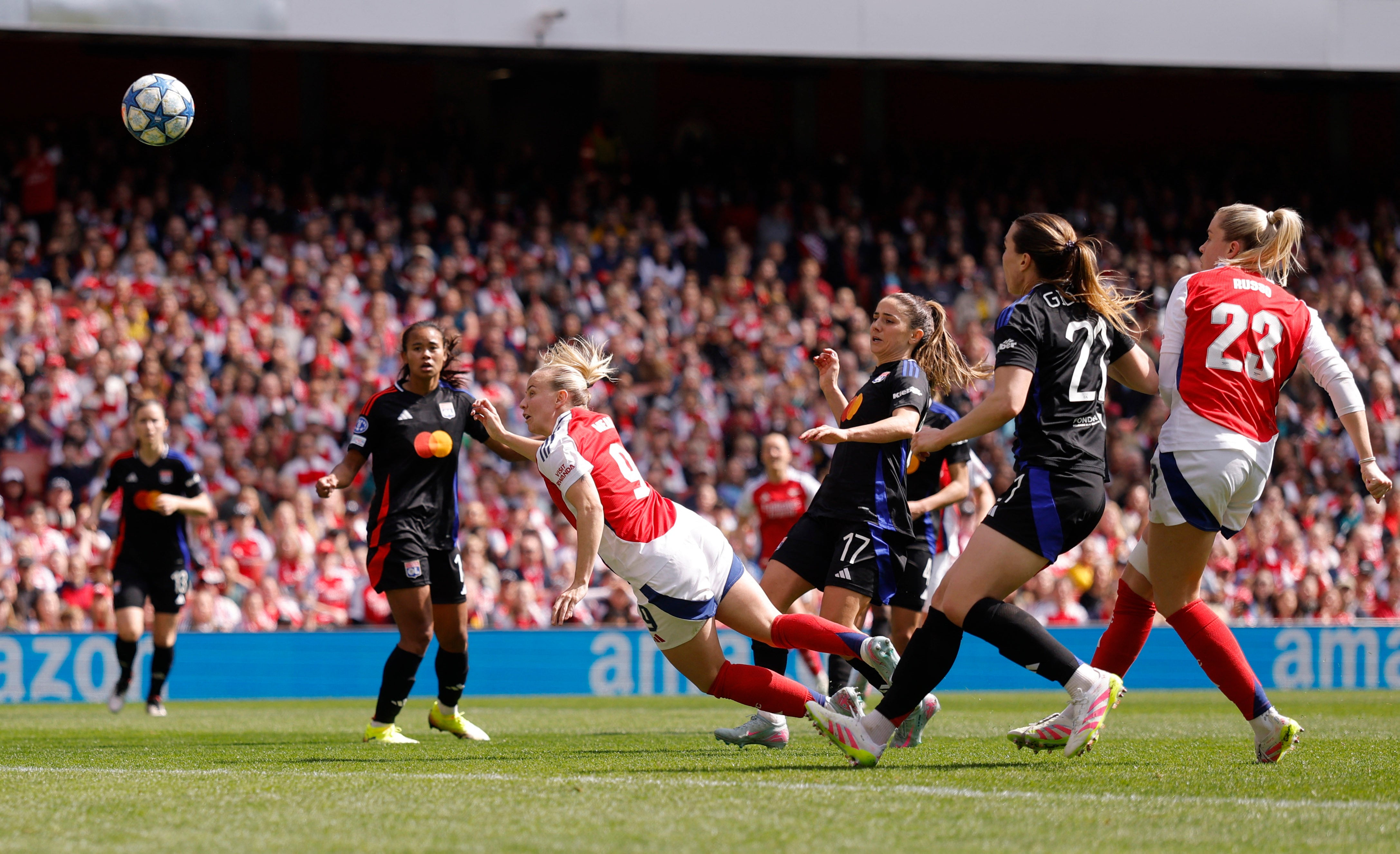 Mead headed wide as Arsenal chased the equaliser