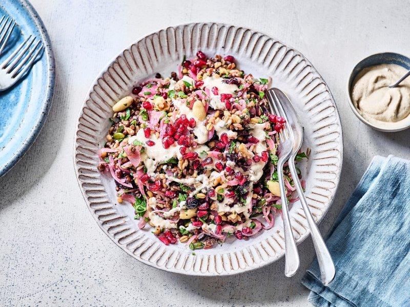 The kind of salad that makes you feel like you’ve got your life together (even if you don’t)
