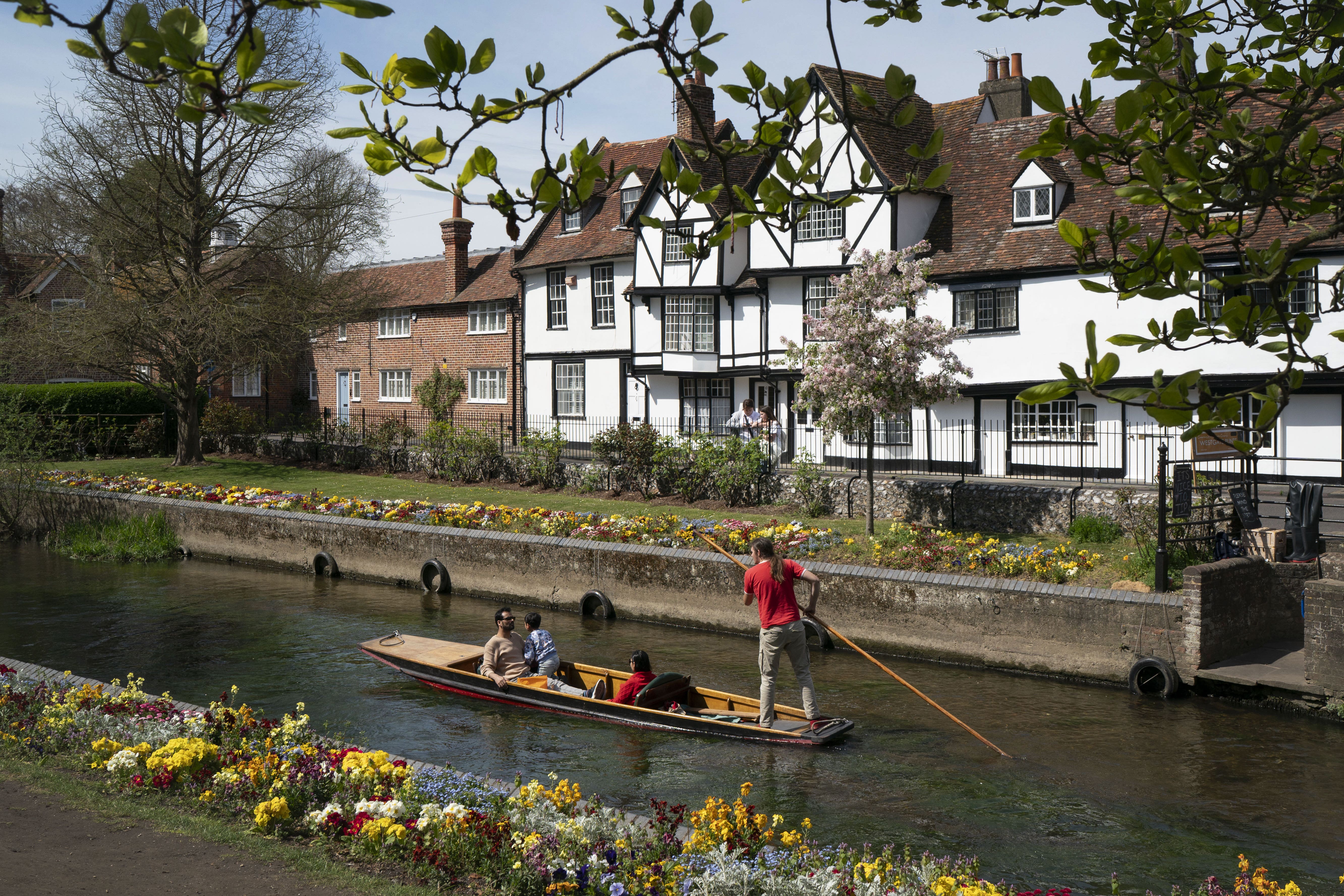 Dry, pleasant conditions are forecast for Easter Sunday across the UK (Gareth Fuller/PA)