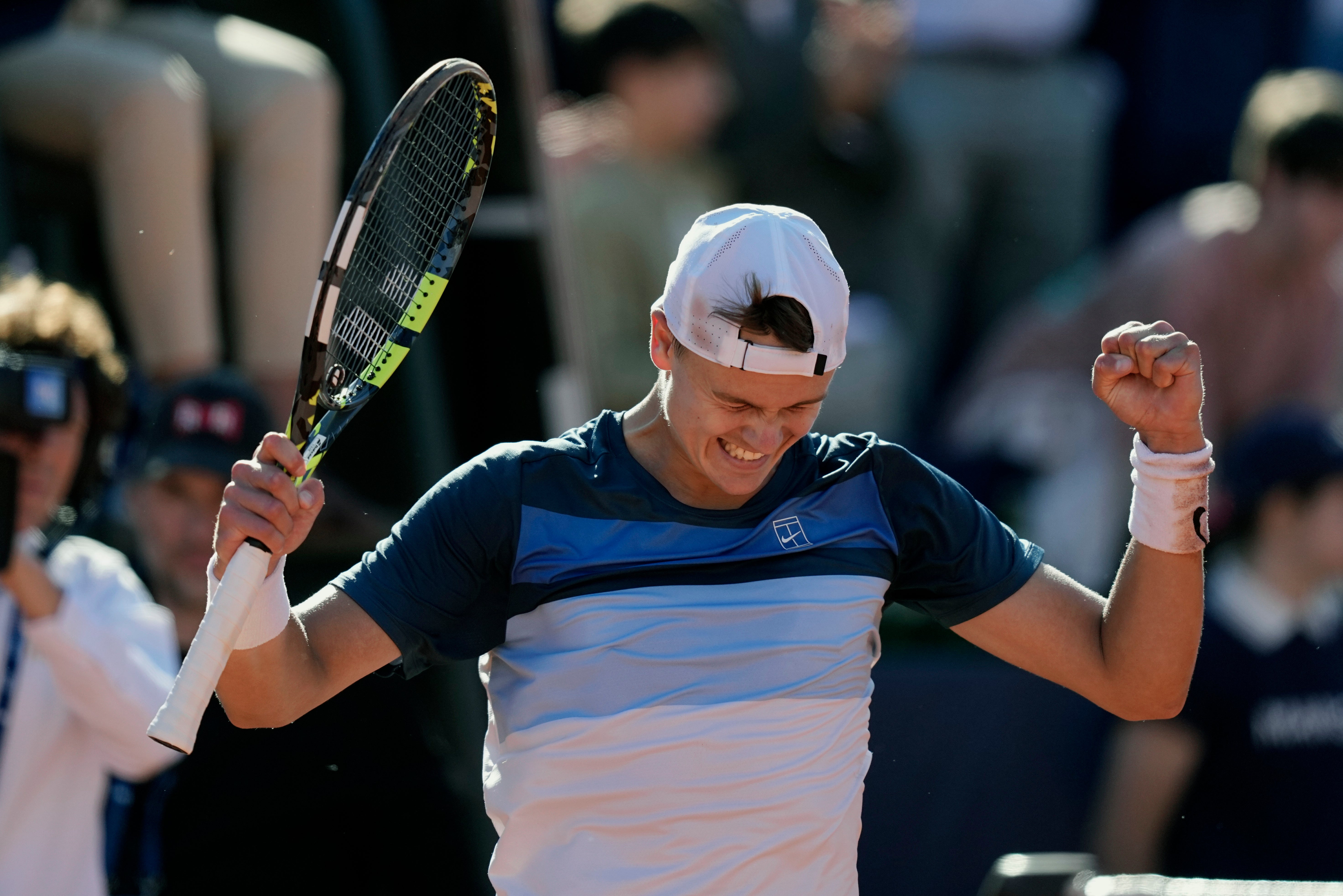 Holger Rune scored an upset win in the Barcelona Open final