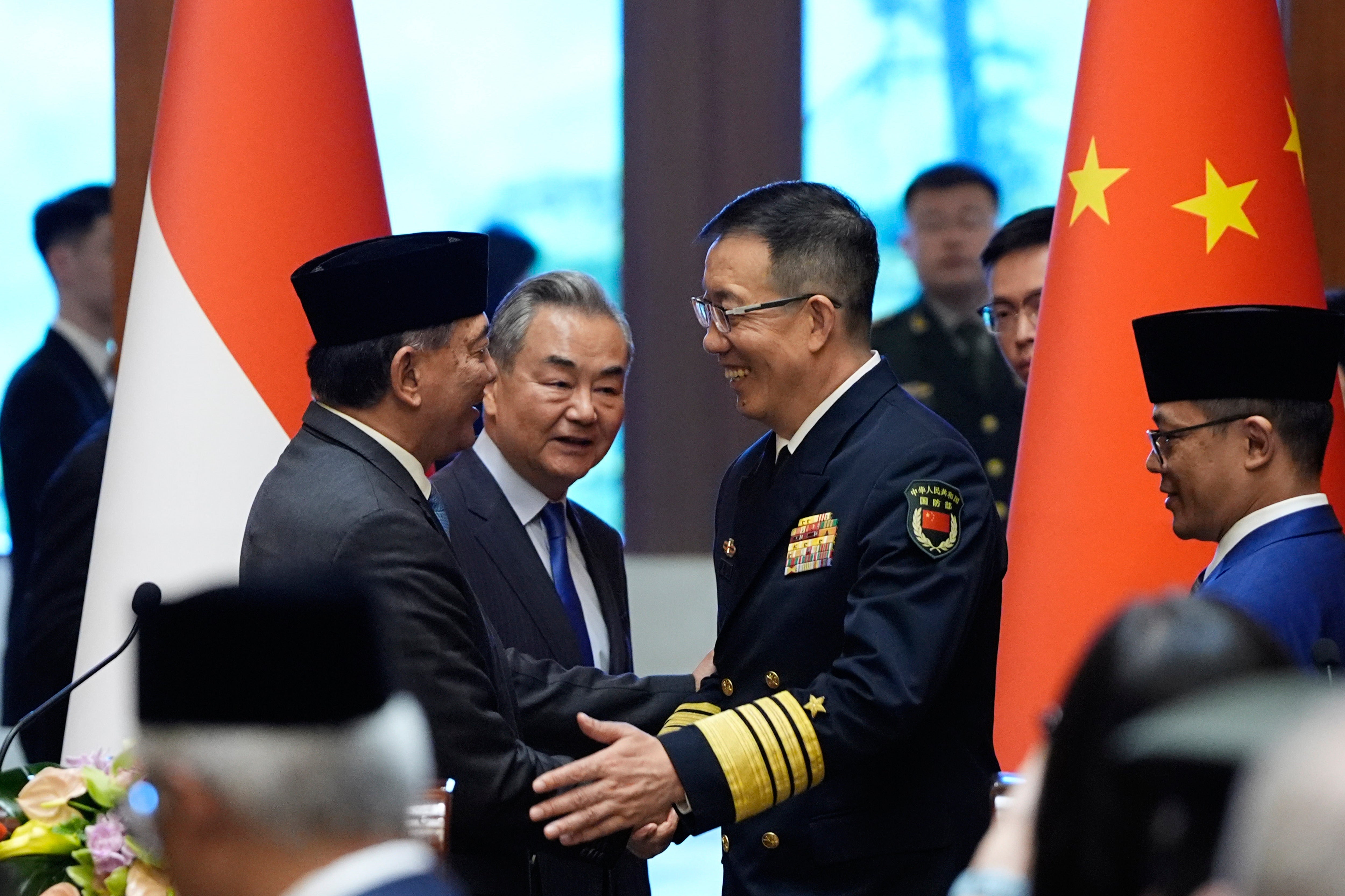 Indonesian Defence Minister Sjafrie Sjamsoeddin and Chinese Defence Minister Dong Jun