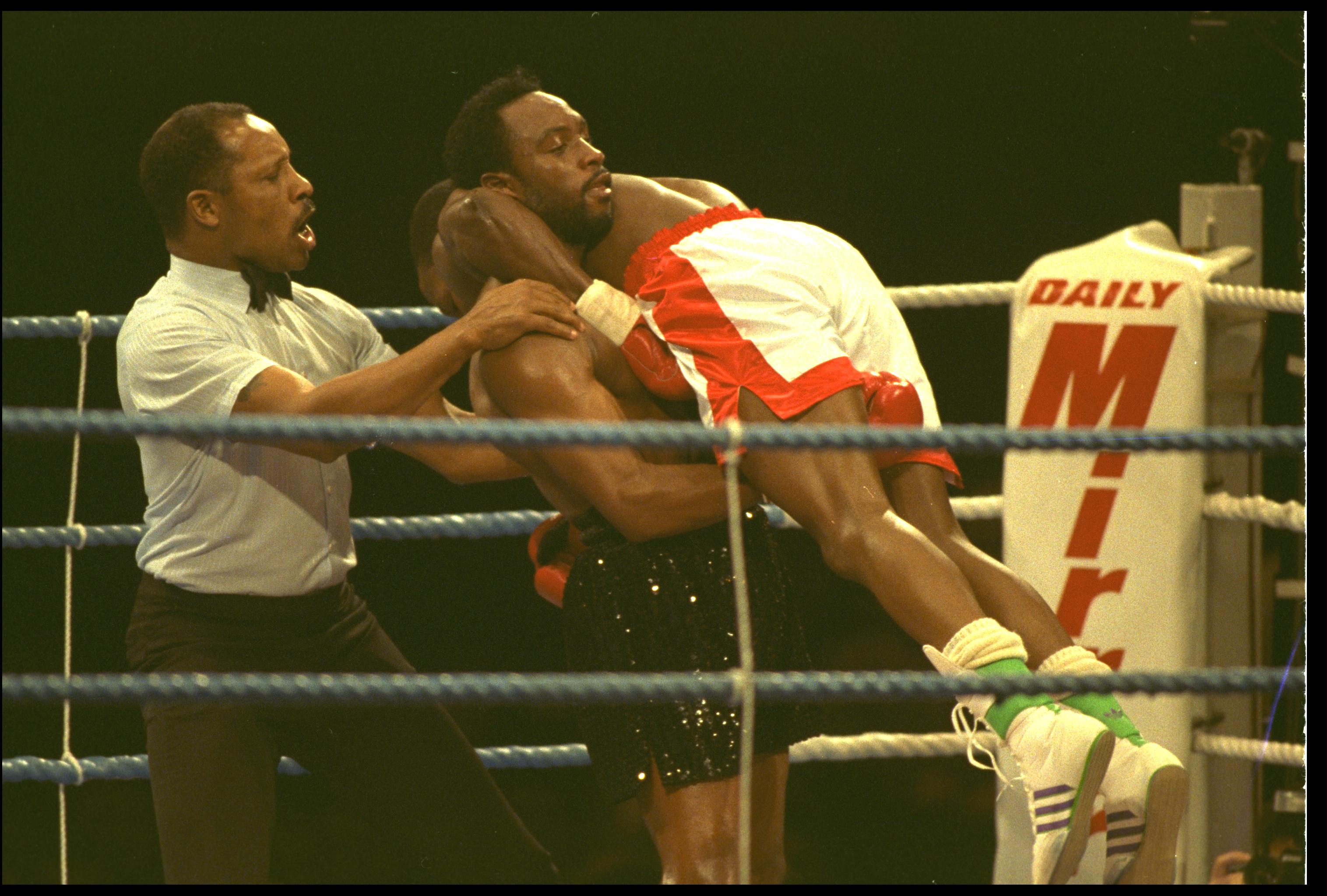 Benn (černé šortky) a Eubank byli dokonalými tanečními partnery v ringu
