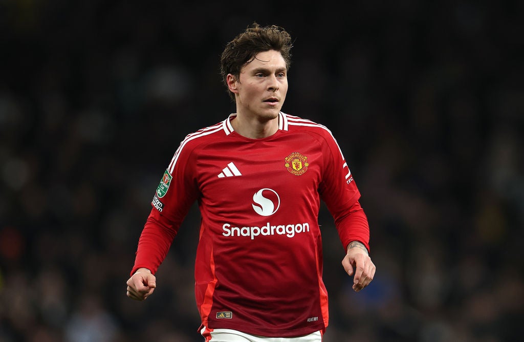 Victor Lindelof forced to leave Man Utd game early after son involved in horror accident