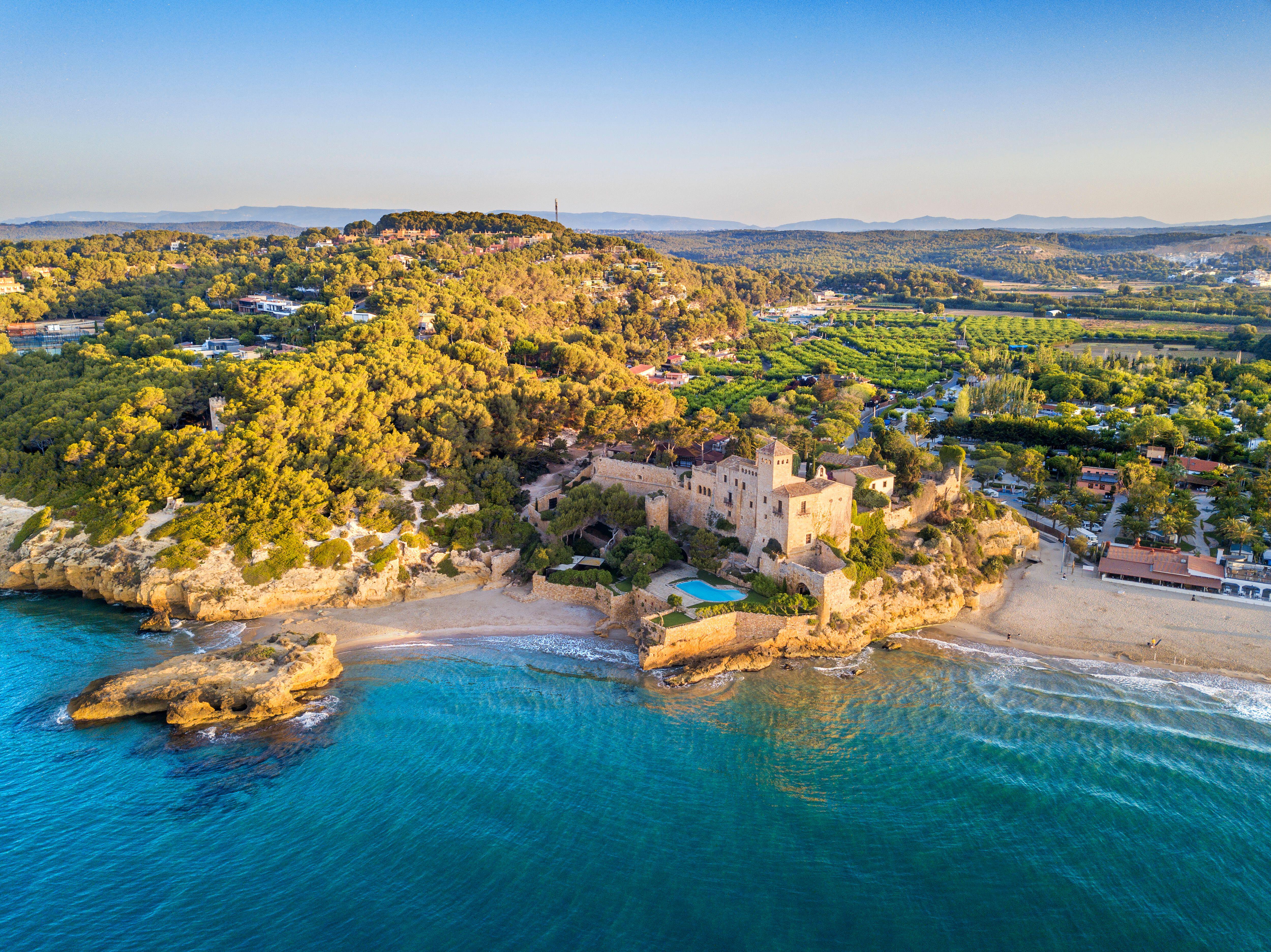 From secluded bays to family-friendly shores, discover the Costa Dorada’s bucket-list beaches